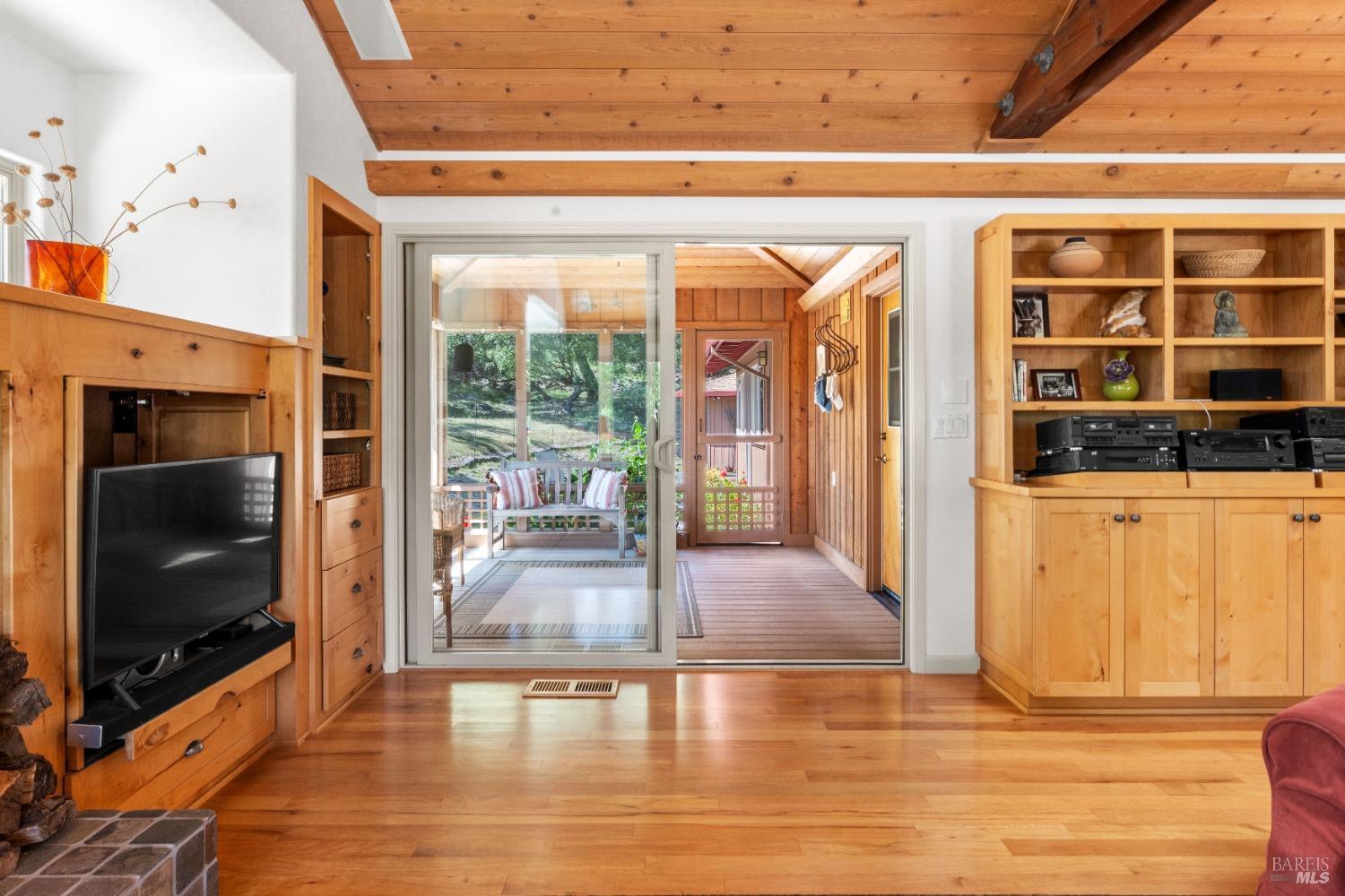 Detail Gallery Image 10 of 56 For 3400 Mcnab Ranch Rd, Ukiah,  CA 95482 - 3 Beds | 2 Baths