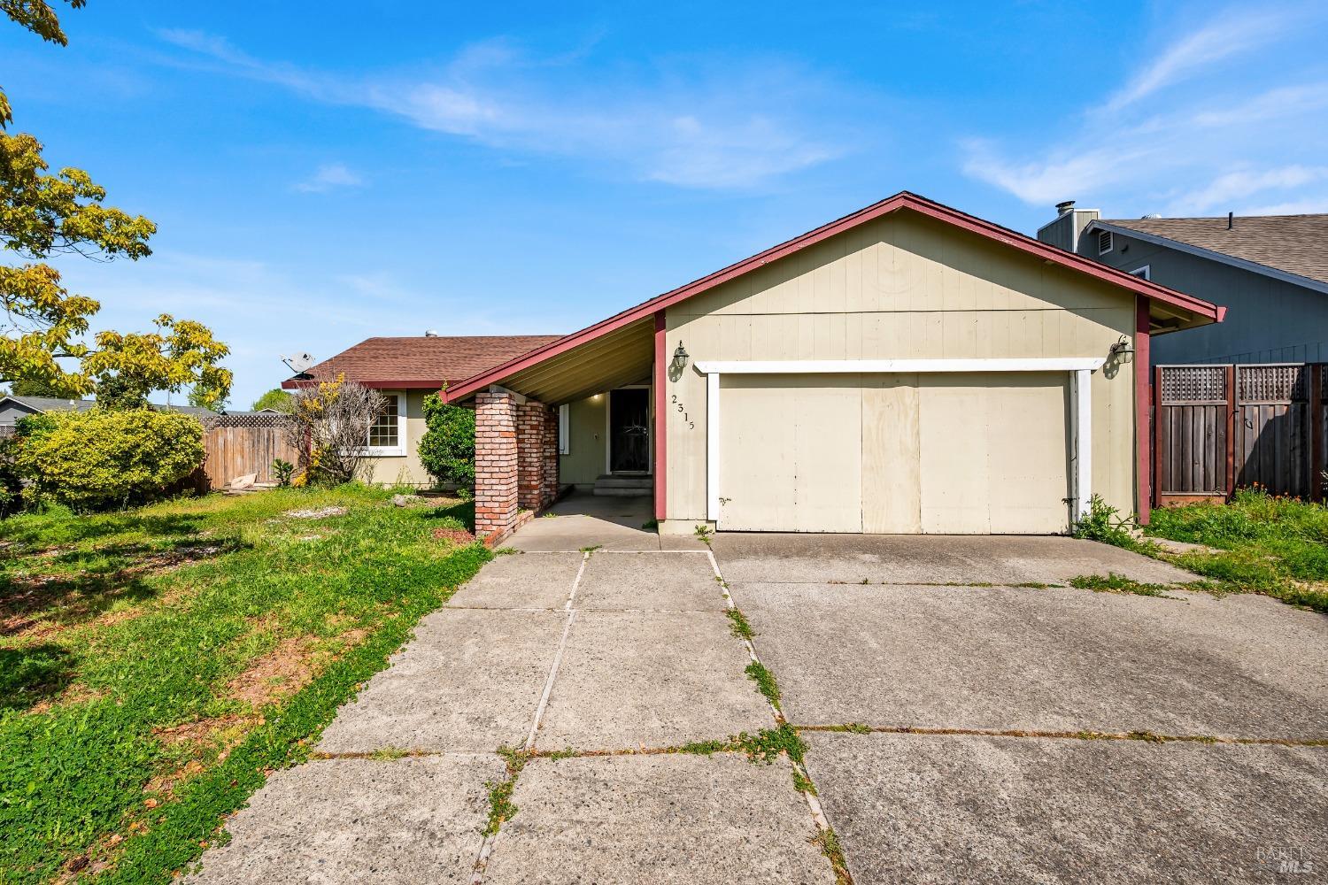 Detail Gallery Image 1 of 1 For 2315 Valley West Dr, Santa Rosa,  CA 95401 - 4 Beds | 2 Baths