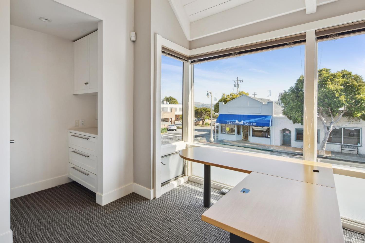 Detail Gallery Image 30 of 33 For 219 Caledonia St, Sausalito,  CA 94965 - – Beds | – Baths