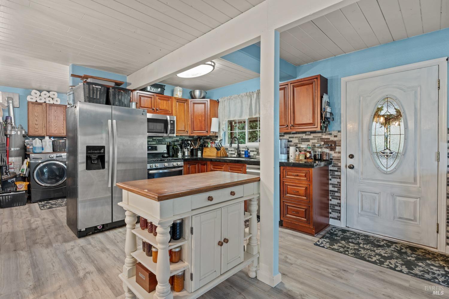 Detail Gallery Image 17 of 24 For 2006 Lupine Dr, Willits,  CA 95490 - 3 Beds | 1/1 Baths