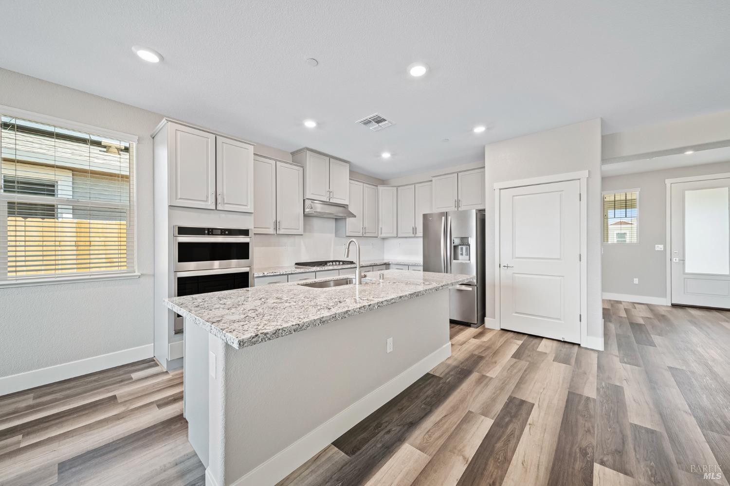Detail Gallery Image 5 of 21 For 2220 Rustic Oak Ln, Rio Vista,  CA 94571 - 2 Beds | 2 Baths