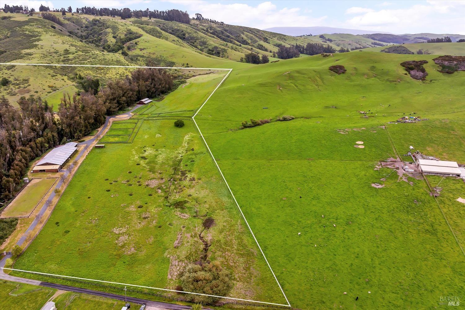 Detail Gallery Image 32 of 93 For 5000 Carroll Rd, Petaluma,  CA 94952 - 6 Beds | 5 Baths