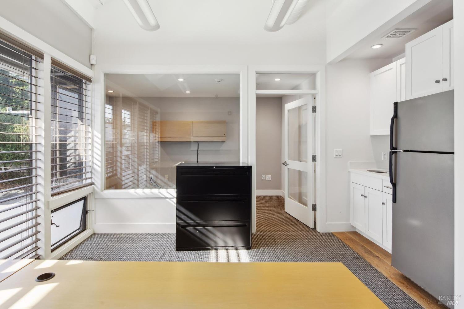 Detail Gallery Image 23 of 33 For 219 Caledonia St, Sausalito,  CA 94965 - – Beds | – Baths