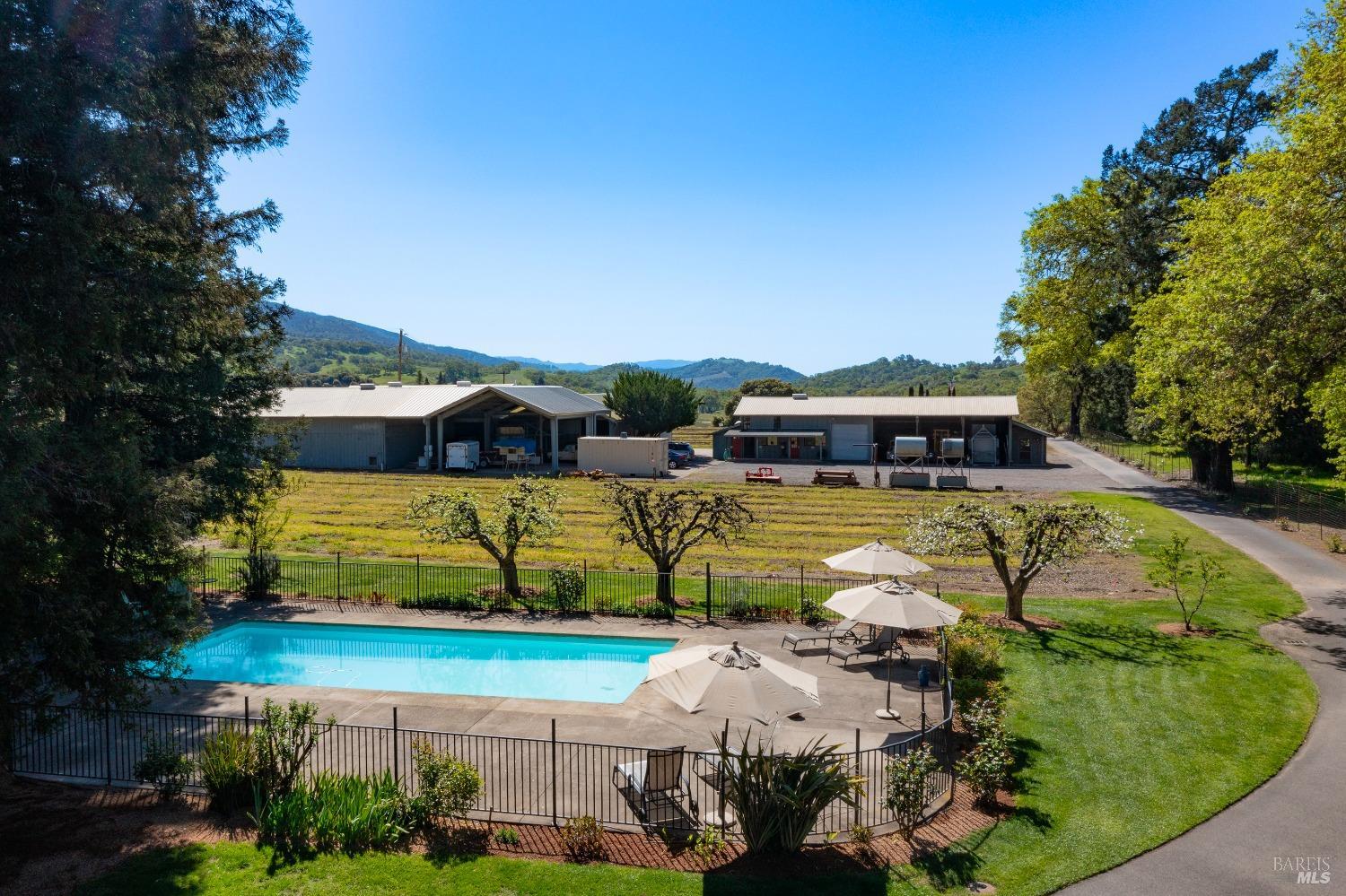 Detail Gallery Image 29 of 53 For 6201 Old River Rd, Ukiah,  CA 95482 - 4 Beds | 2 Baths