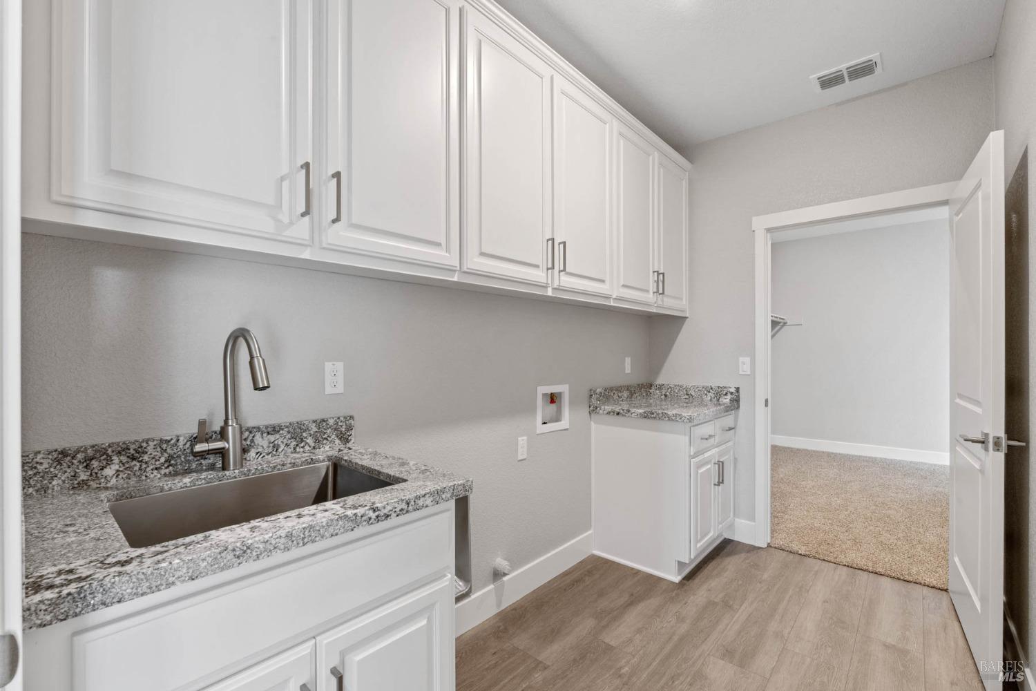 Detail Gallery Image 14 of 23 For 2230 Rustic Oak Ln, Rio Vista,  CA 94571 - 3 Beds | 2 Baths