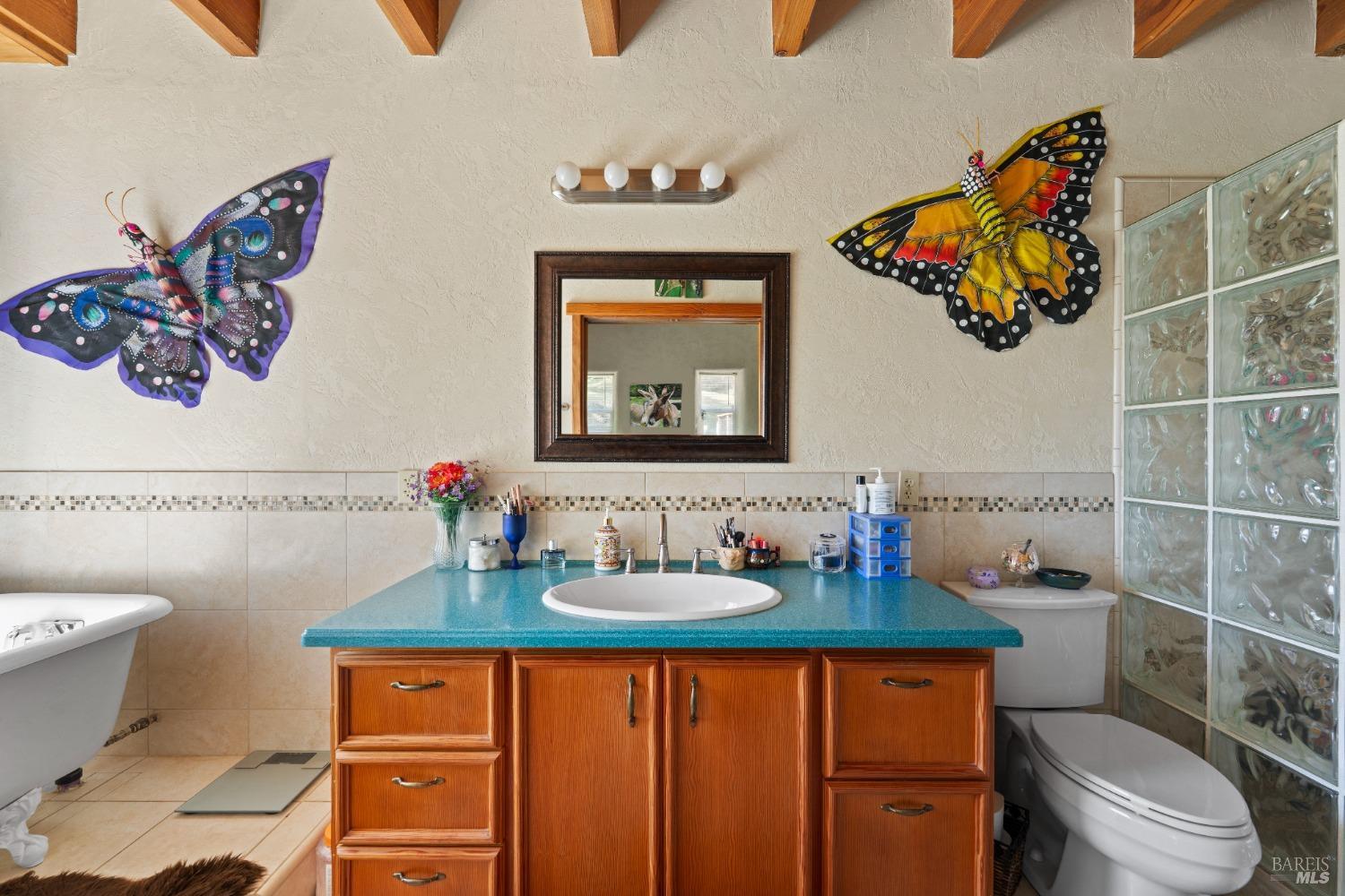 Detail Gallery Image 12 of 43 For 9655 Peachland Rd, Boonville,  CA 95415 - 4 Beds | 4 Baths