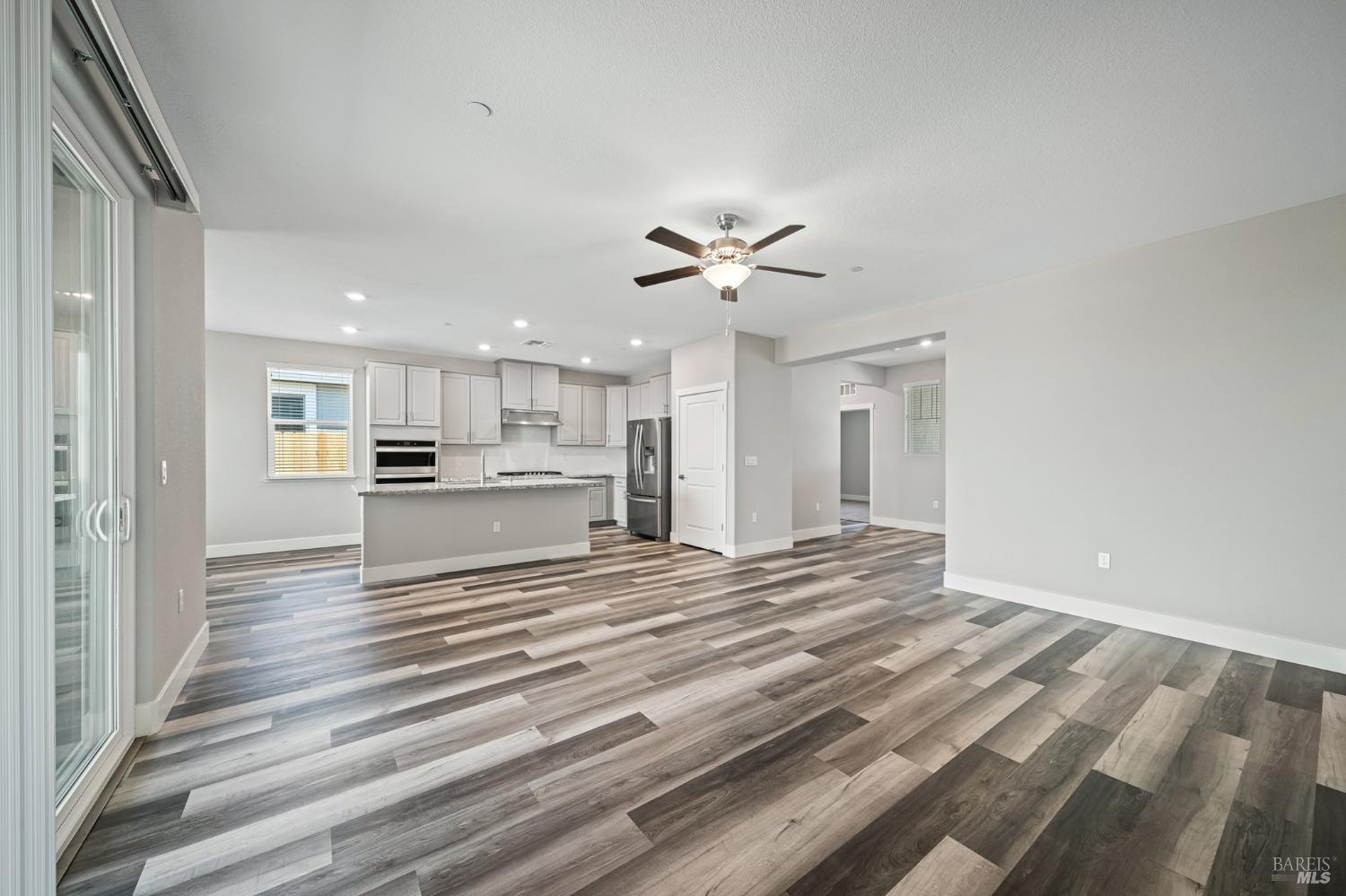 Detail Gallery Image 4 of 21 For 2194 Rustic Oak Ln, Rio Vista,  CA 94571 - 2 Beds | 2 Baths