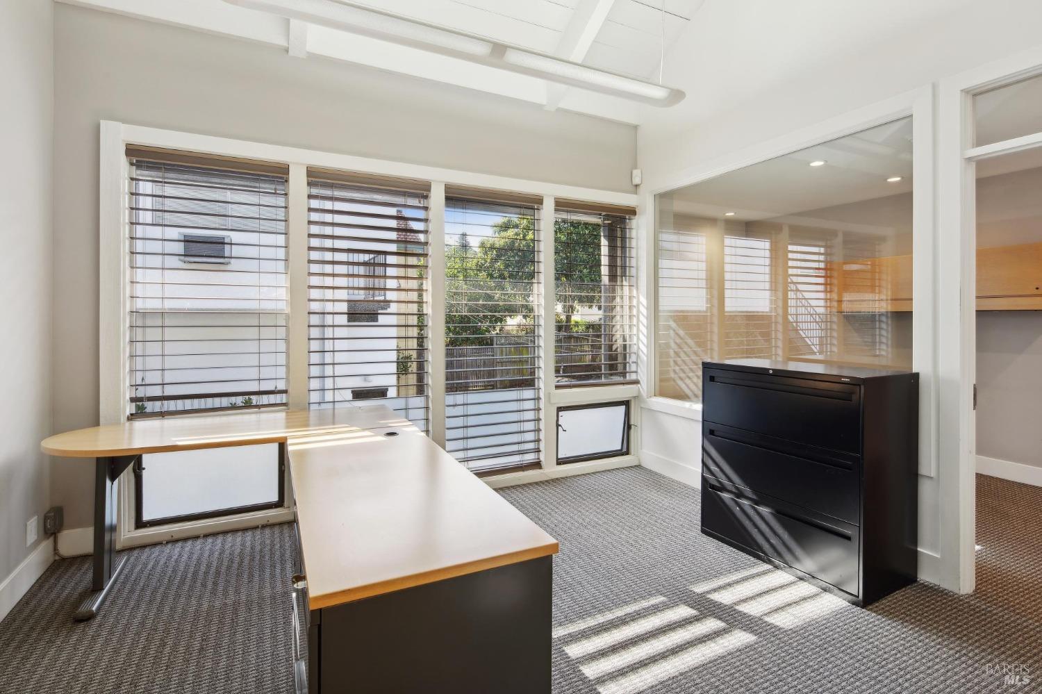 Detail Gallery Image 22 of 33 For 219 Caledonia St, Sausalito,  CA 94965 - – Beds | – Baths