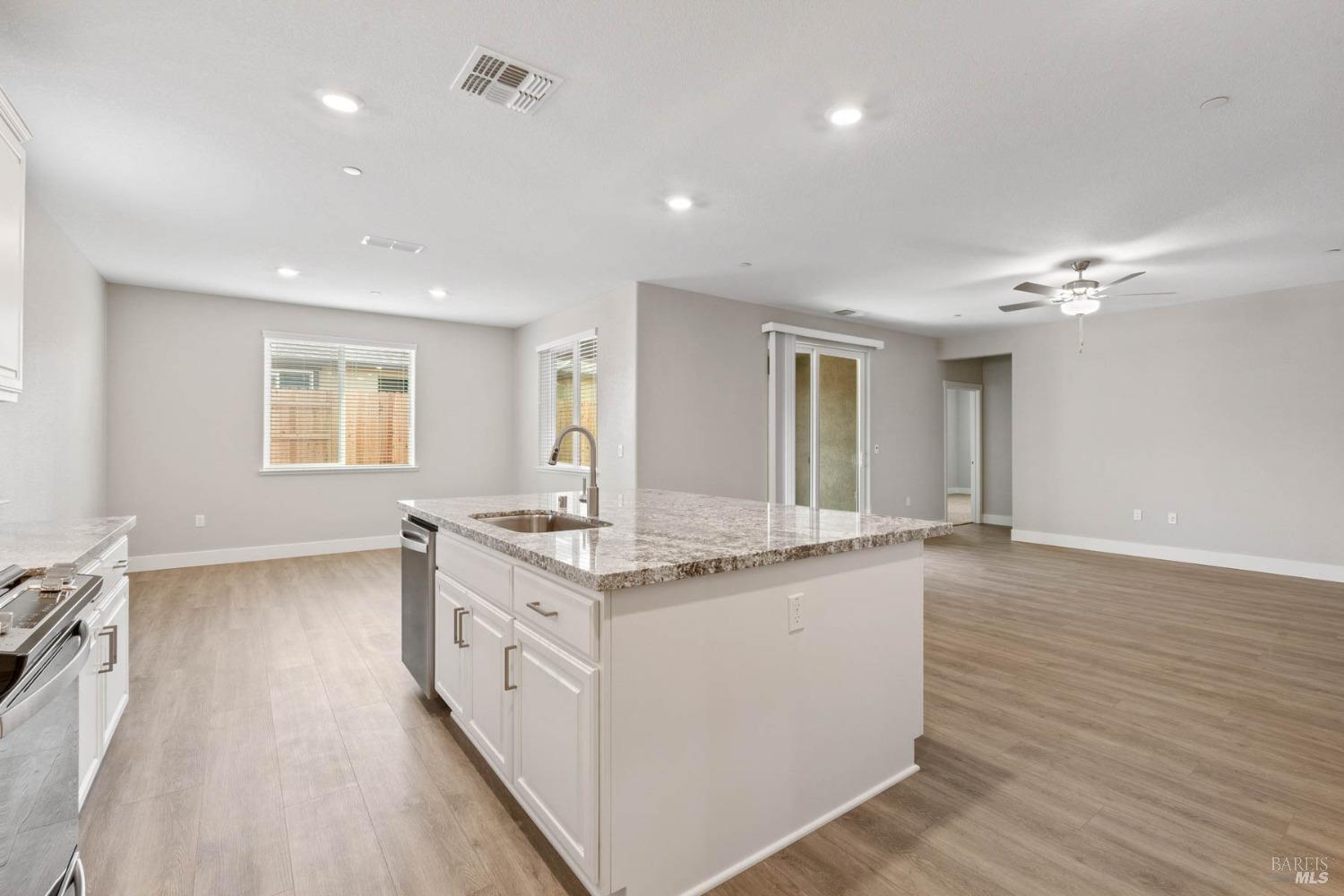 Detail Gallery Image 11 of 23 For 2230 Rustic Oak Ln, Rio Vista,  CA 94571 - 3 Beds | 2 Baths