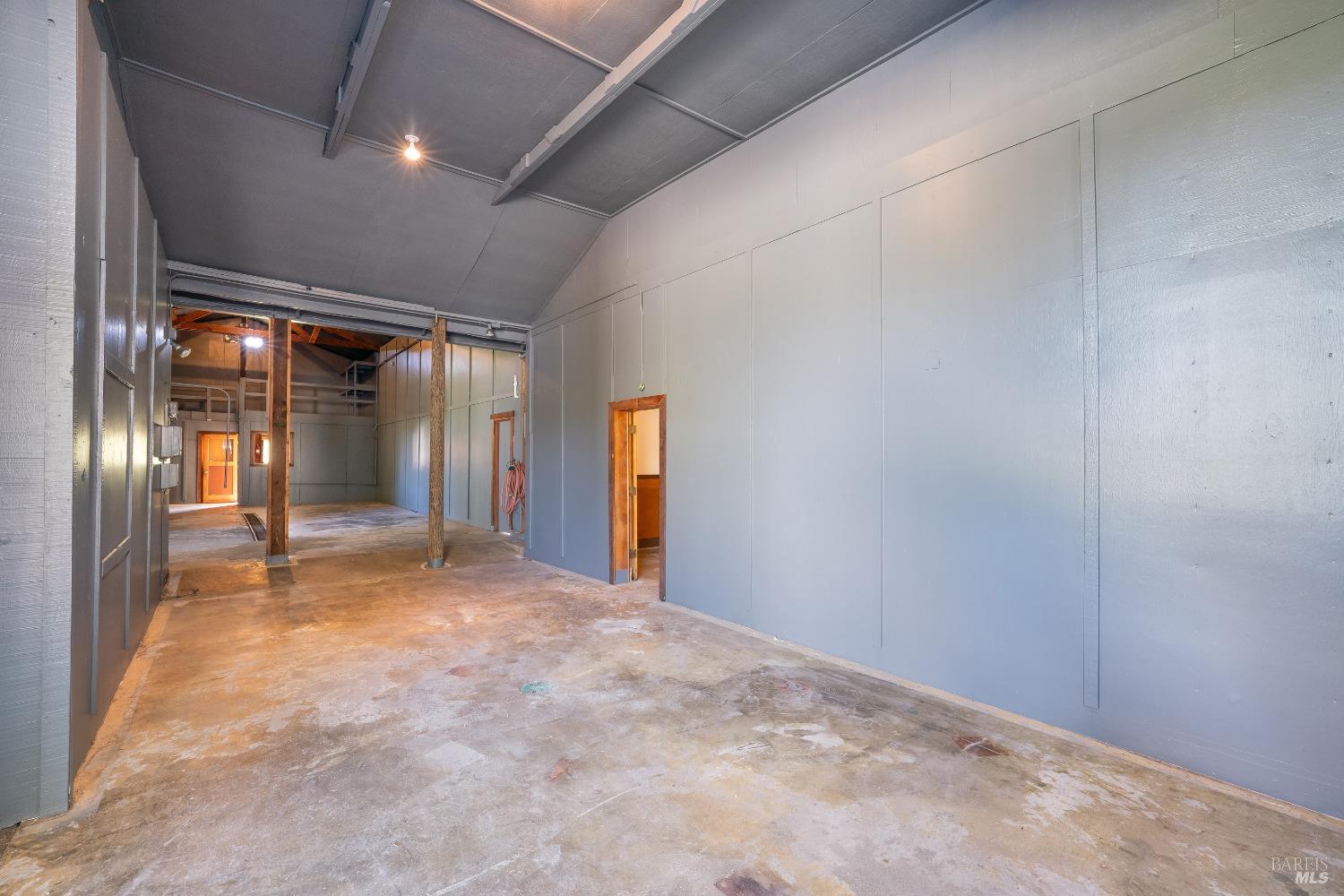 Detail Gallery Image 33 of 53 For 6201 Old River Rd, Ukiah,  CA 95482 - 4 Beds | 2 Baths