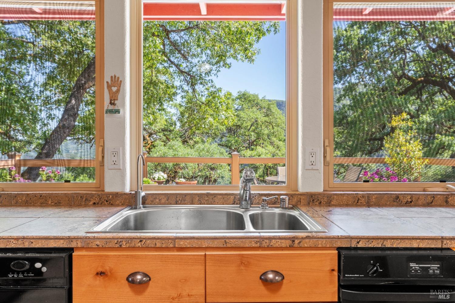 Detail Gallery Image 15 of 56 For 3400 Mcnab Ranch Rd, Ukiah,  CA 95482 - 3 Beds | 2 Baths