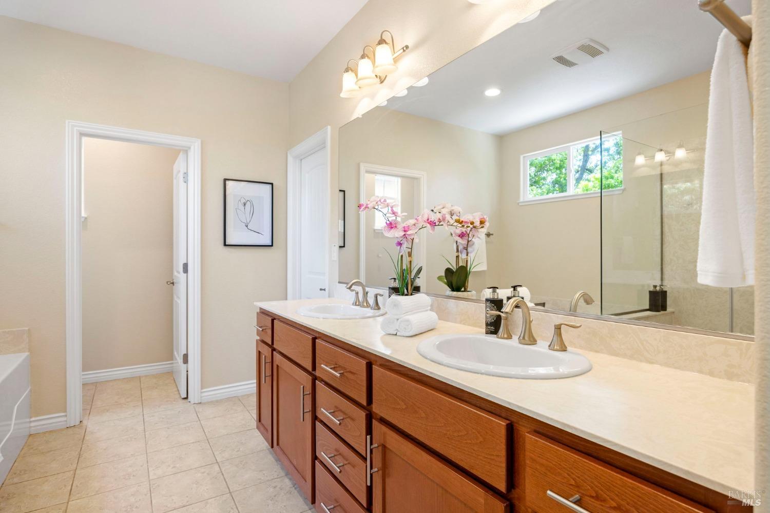 Detail Gallery Image 40 of 73 For 34 Canyon Green Loop, Novato,  CA 94947 - 4 Beds | 3 Baths
