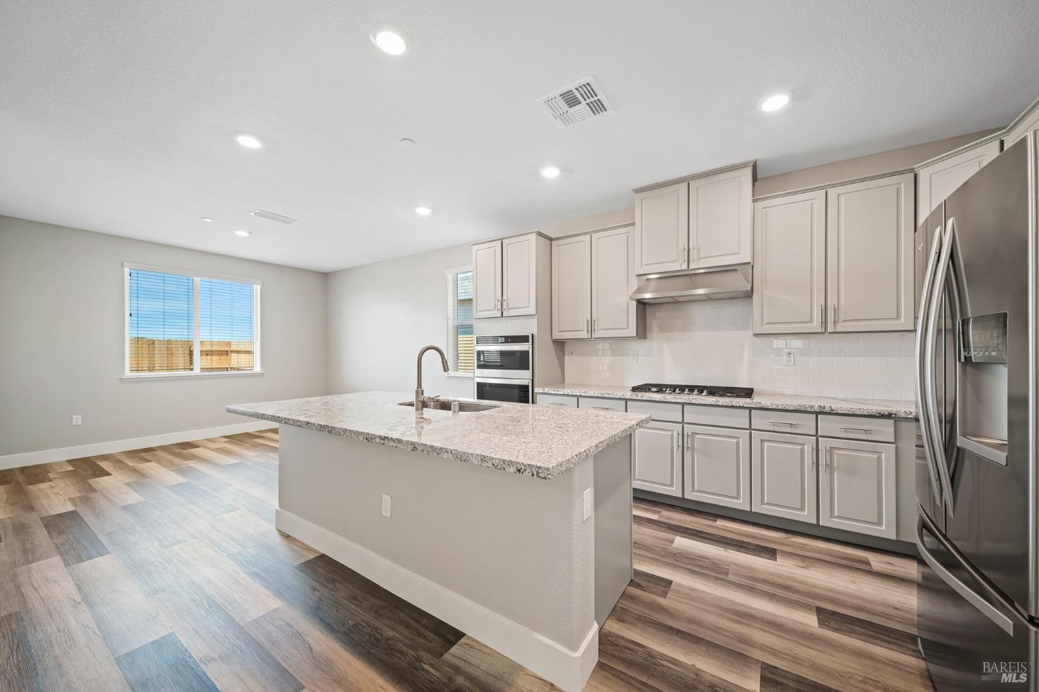 Detail Gallery Image 7 of 21 For 2220 Rustic Oak Ln, Rio Vista,  CA 94571 - 2 Beds | 2 Baths