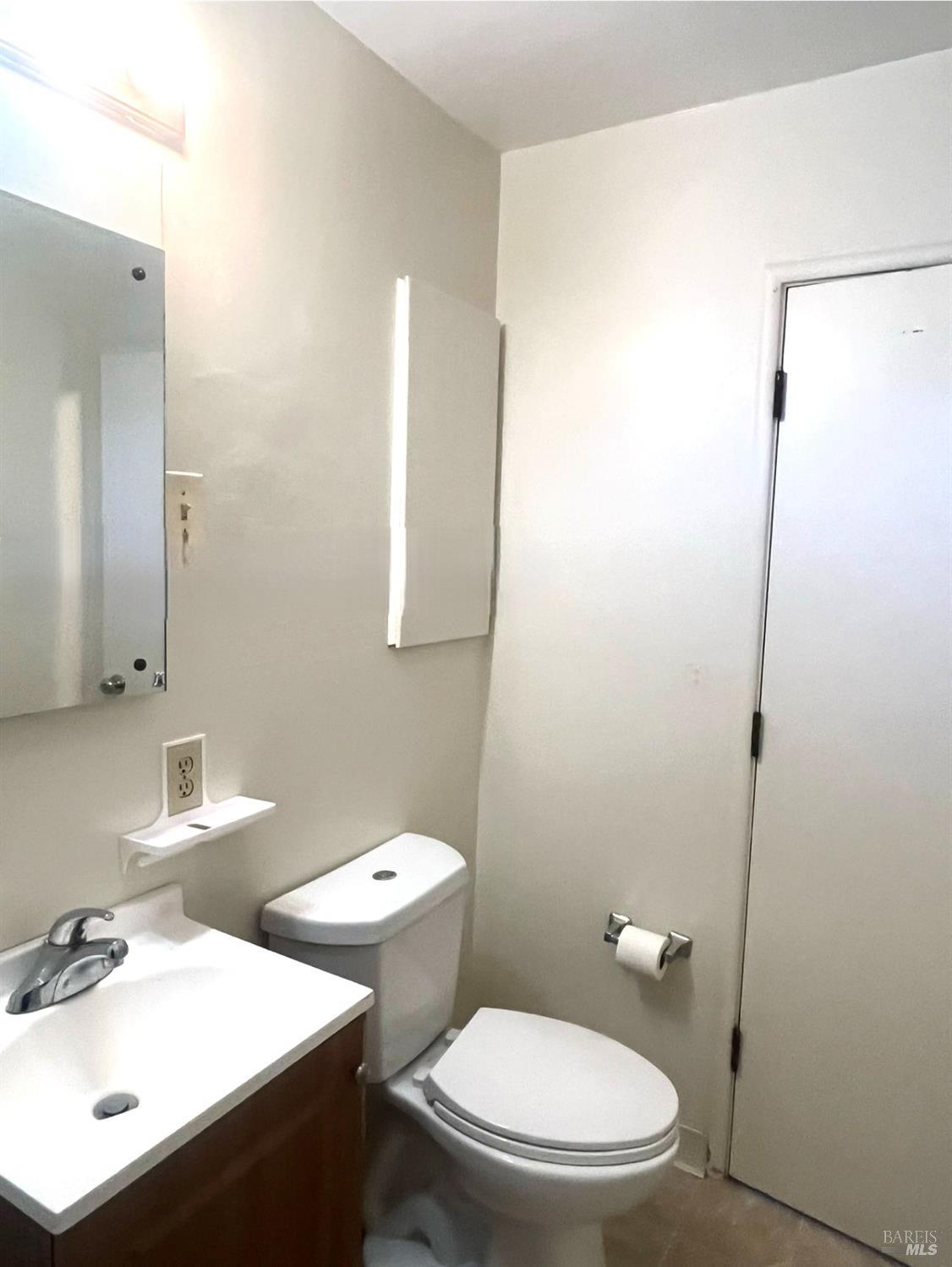 Detail Gallery Image 9 of 10 For 121 S East St, Cloverdale,  CA 95425 - – Beds | – Baths