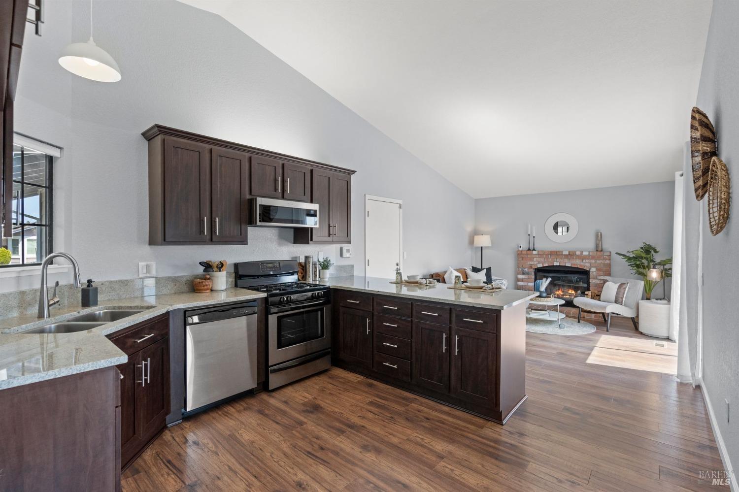 Detail Gallery Image 7 of 33 For 113 Pirates Cv, Vallejo,  CA 94591 - 3 Beds | 2 Baths