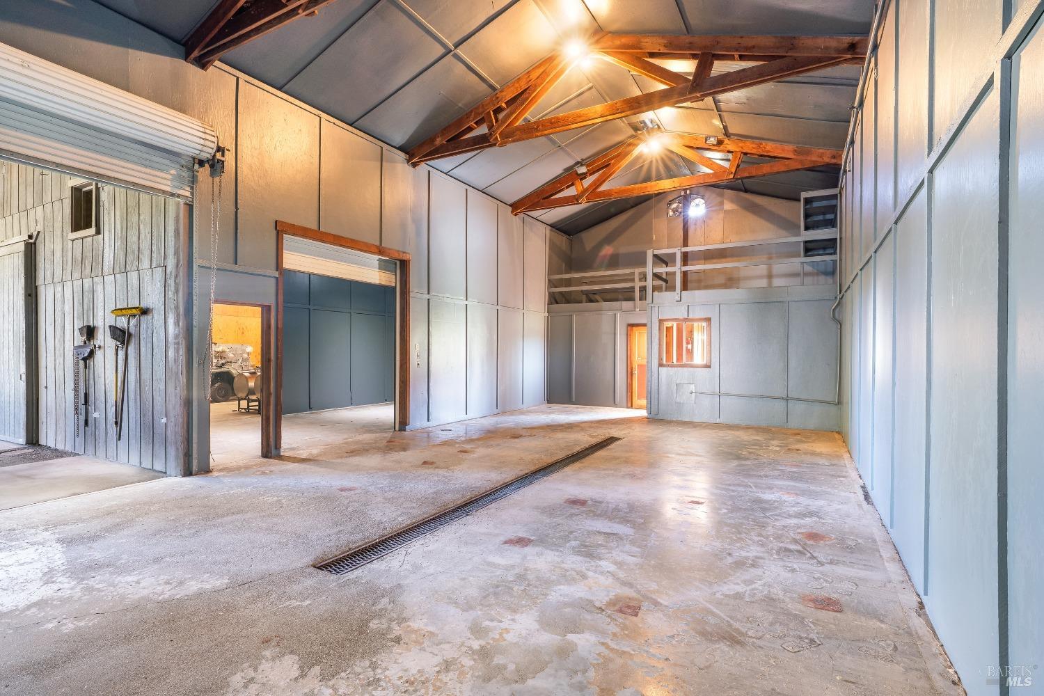 Detail Gallery Image 32 of 53 For 6201 Old River Rd, Ukiah,  CA 95482 - 4 Beds | 2 Baths