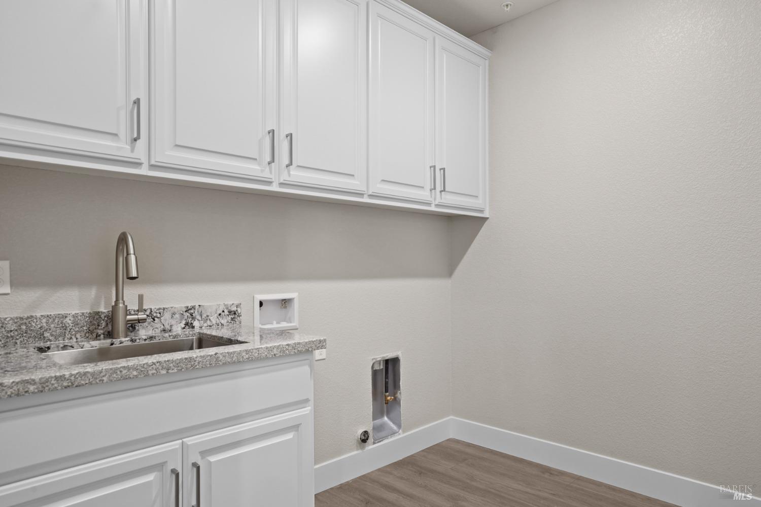 Detail Gallery Image 13 of 23 For 2210 Rustic Oak Ln, Rio Vista,  CA 94571 - 3 Beds | 3 Baths
