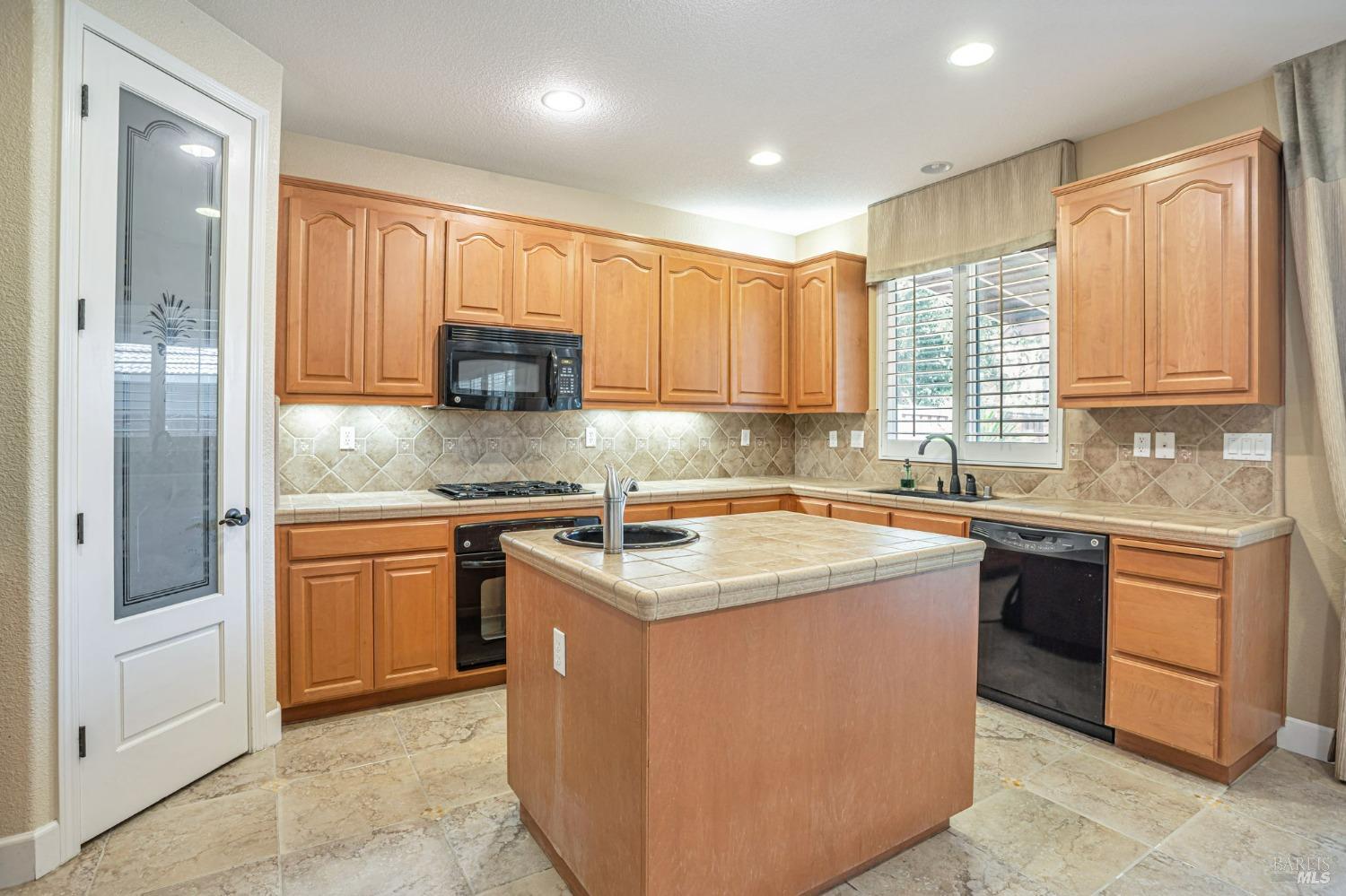 Detail Gallery Image 19 of 46 For 325 Turnbridge St, Vacaville,  CA 95687 - 3 Beds | 2/1 Baths