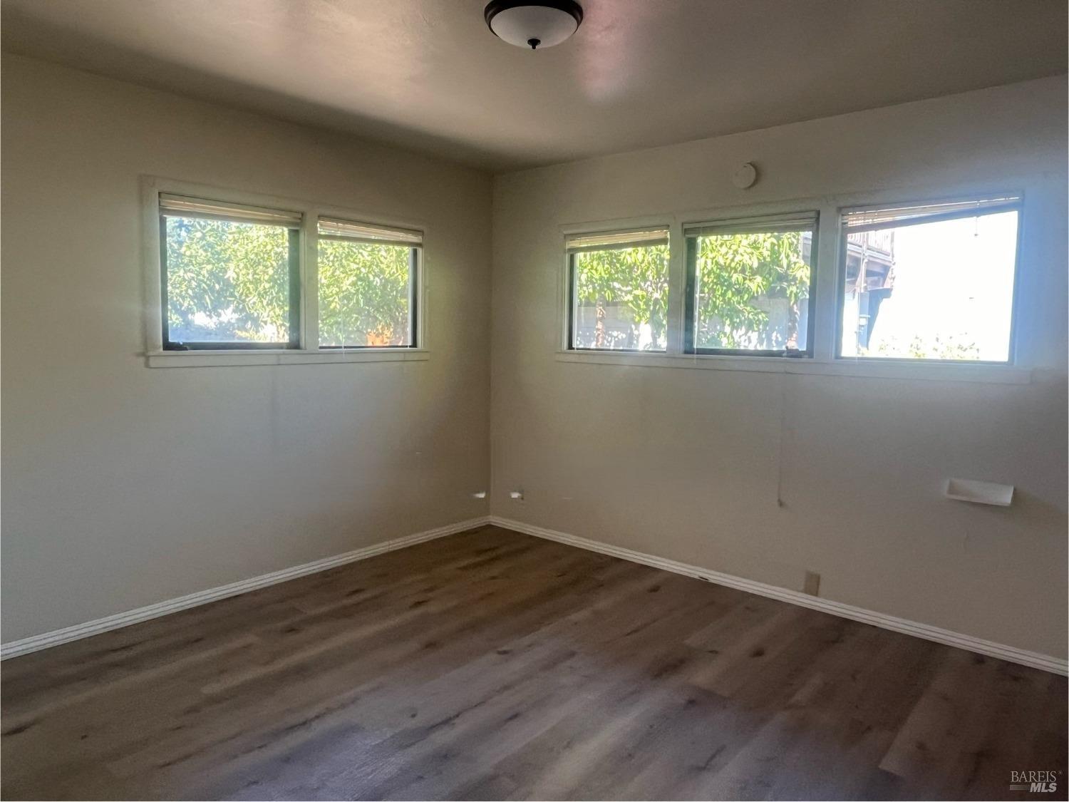Detail Gallery Image 10 of 10 For 121 S East St, Cloverdale,  CA 95425 - – Beds | – Baths