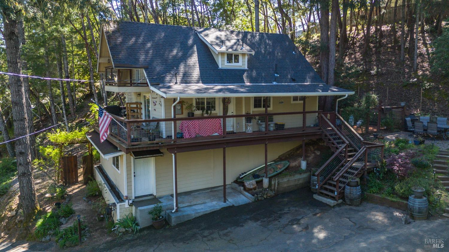 Detail Gallery Image 1 of 24 For 2006 Lupine Dr, Willits,  CA 95490 - 3 Beds | 1/1 Baths