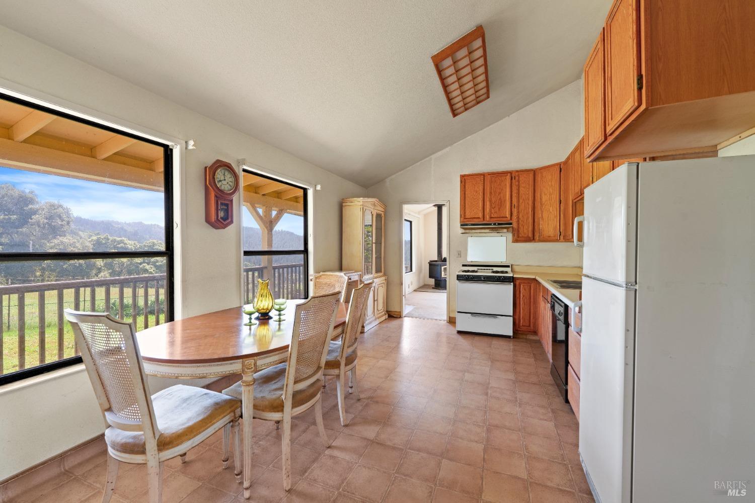 Detail Gallery Image 27 of 43 For 9655 Peachland Rd, Boonville,  CA 95415 - 4 Beds | 4 Baths