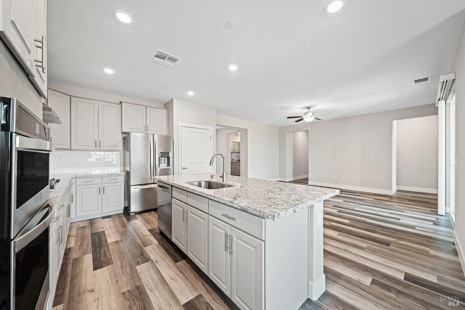 Detail Gallery Image 9 of 21 For 2194 Rustic Oak Ln, Rio Vista,  CA 94571 - 2 Beds | 2 Baths