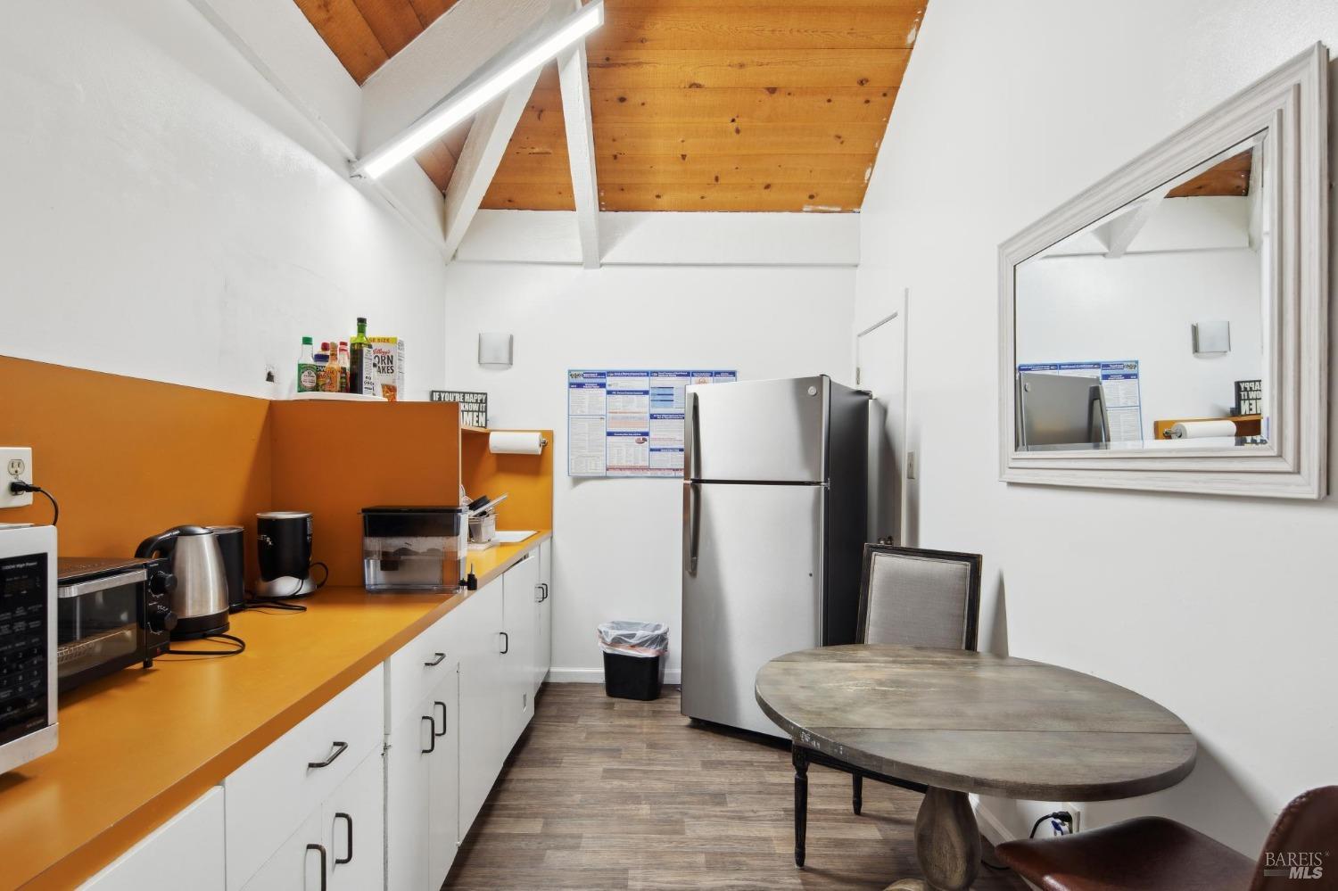 Detail Gallery Image 15 of 33 For 219 Caledonia St, Sausalito,  CA 94965 - – Beds | – Baths