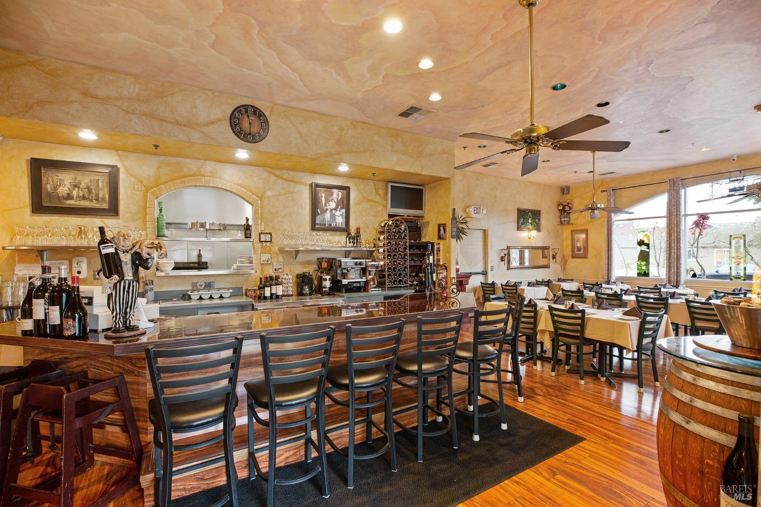 Detail Gallery Image 5 of 25 For 504 N Cloverdale Blvd,  Cloverdale,  CA 95425 - – Beds | – Baths