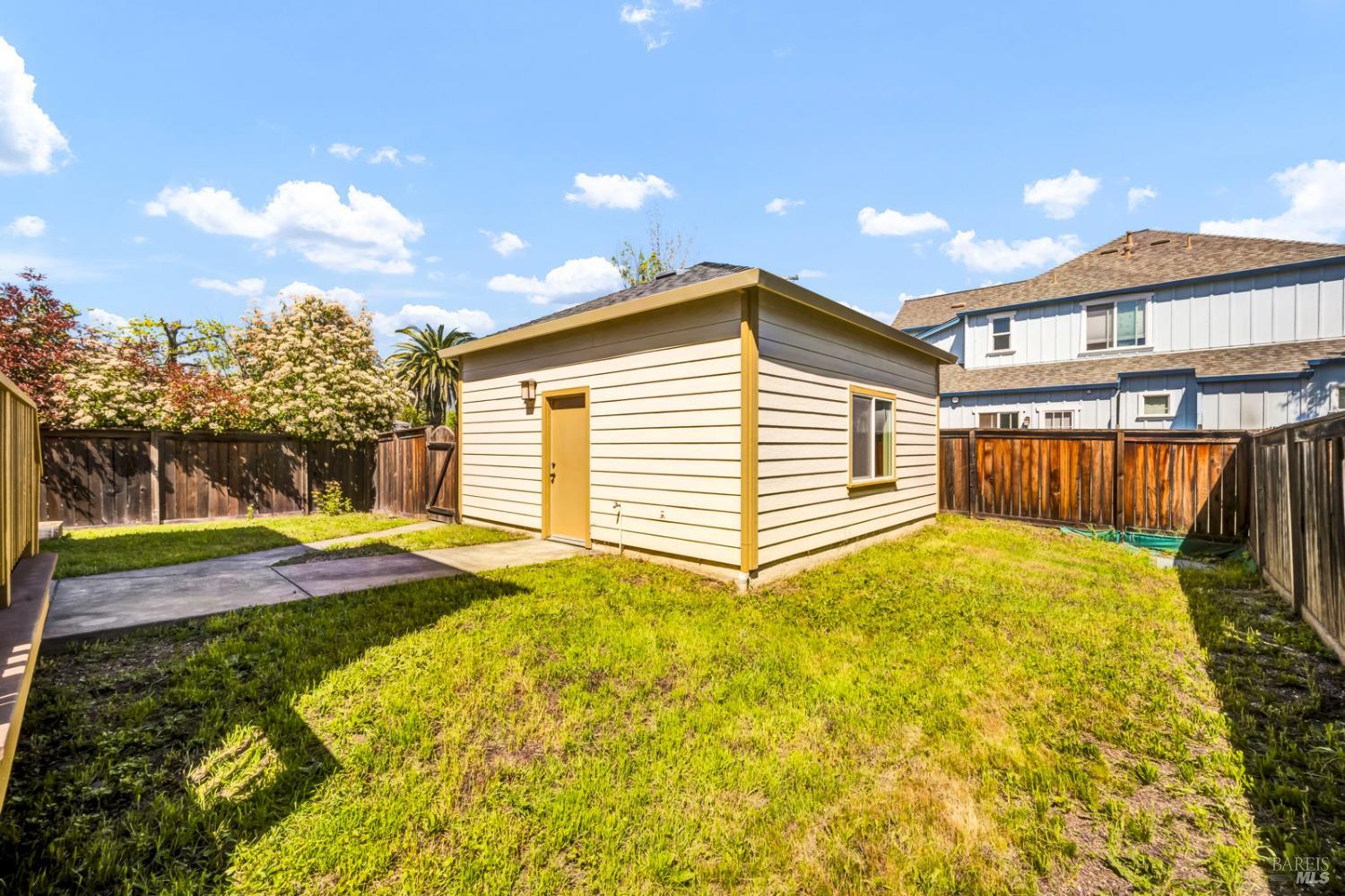 Detail Gallery Image 14 of 49 For 5 Clark Ave, Cloverdale,  CA 95425 - 3 Beds | 2/1 Baths
