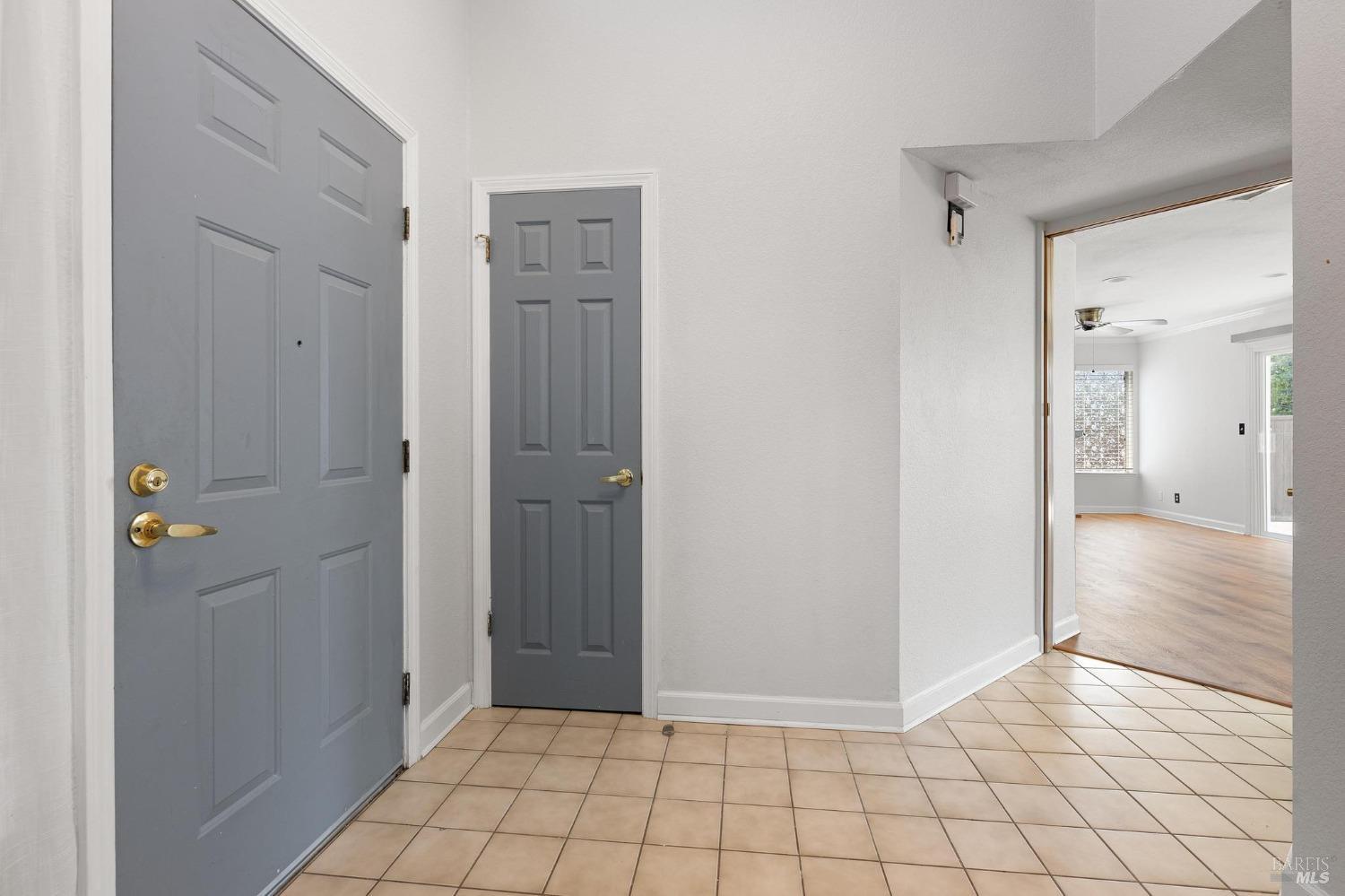 Detail Gallery Image 8 of 42 For 728 Monte Carlo Dr, Suisun City,  CA 94585 - 4 Beds | 3 Baths