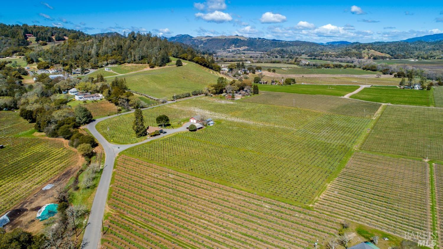 Detail Gallery Image 1 of 23 For 8236 W Dry Creek Rd, Healdsburg,  CA 95448 - – Beds | – Baths