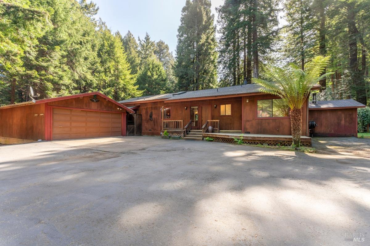Detail Gallery Image 2 of 37 For 12141 Pinewood Rd, Mendocino,  CA 95460 - 3 Beds | 2 Baths