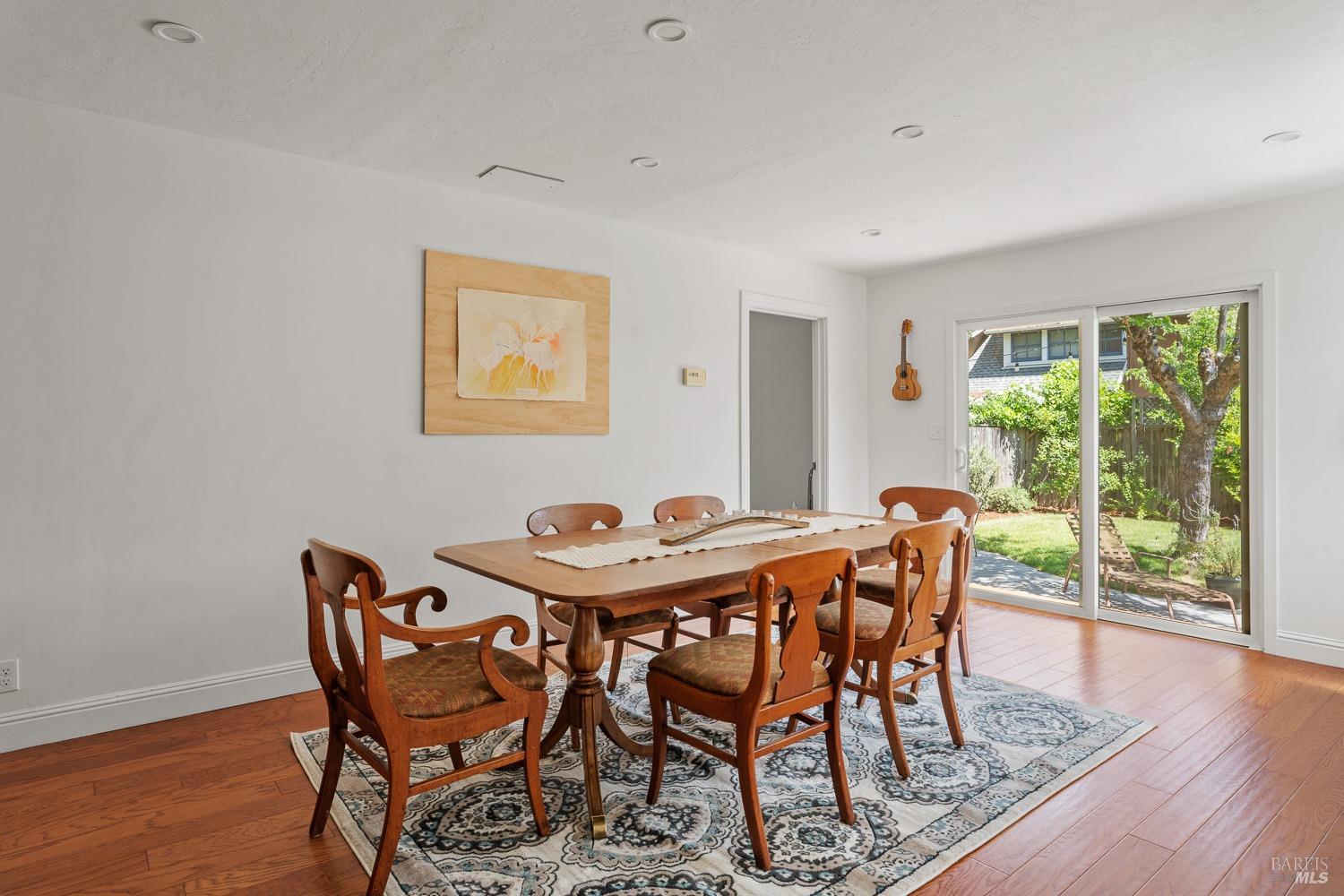 Detail Gallery Image 11 of 35 For 555 Hazel Ave, Ukiah,  CA 95482 - 4 Beds | 3 Baths