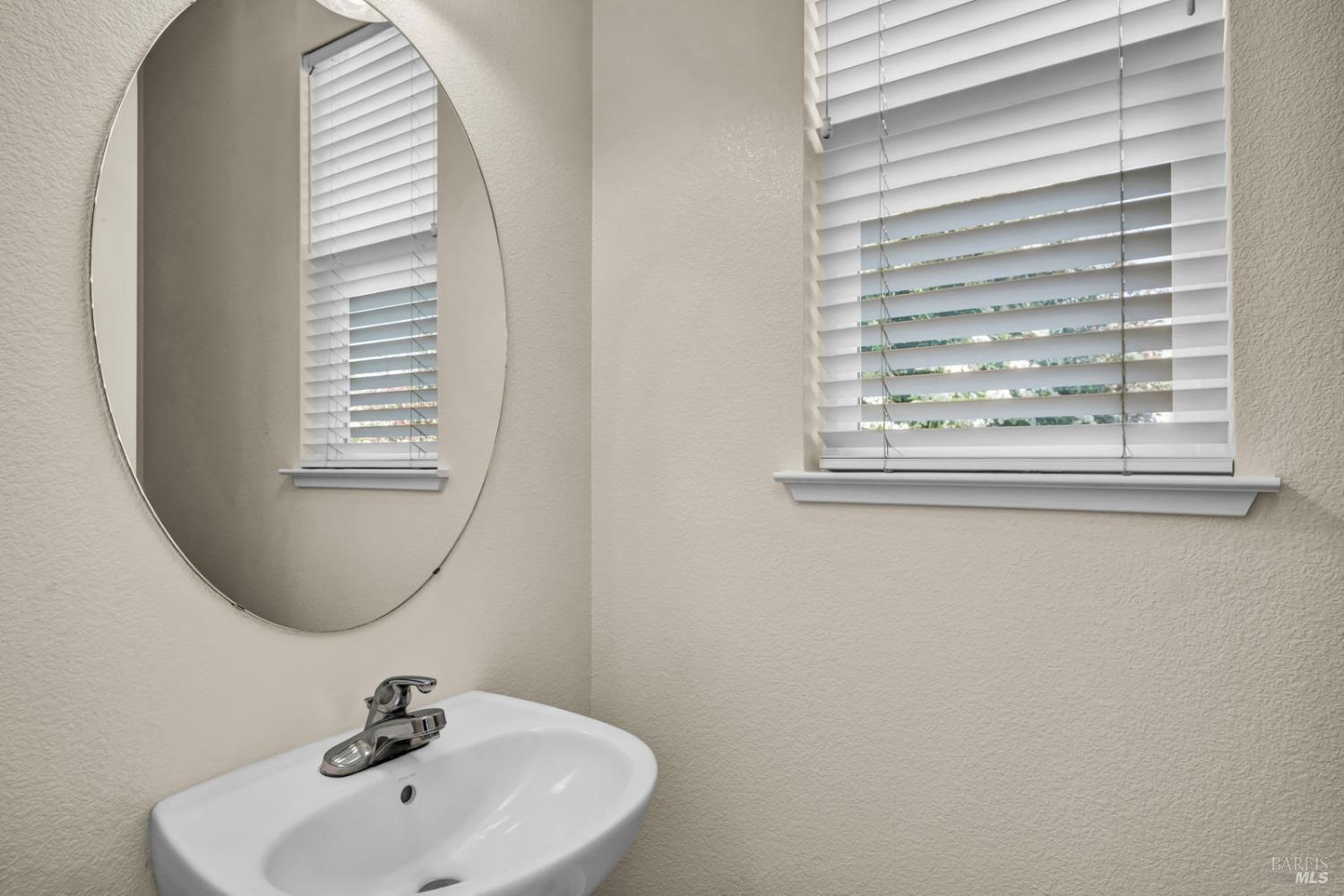 Detail Gallery Image 33 of 49 For 5 Clark Ave, Cloverdale,  CA 95425 - 3 Beds | 2/1 Baths