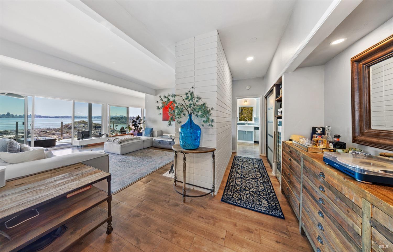 Detail Gallery Image 7 of 33 For Address Is Not Disclosed,  Tiburon,  CA 94920 - 2 Beds | 2 Baths
