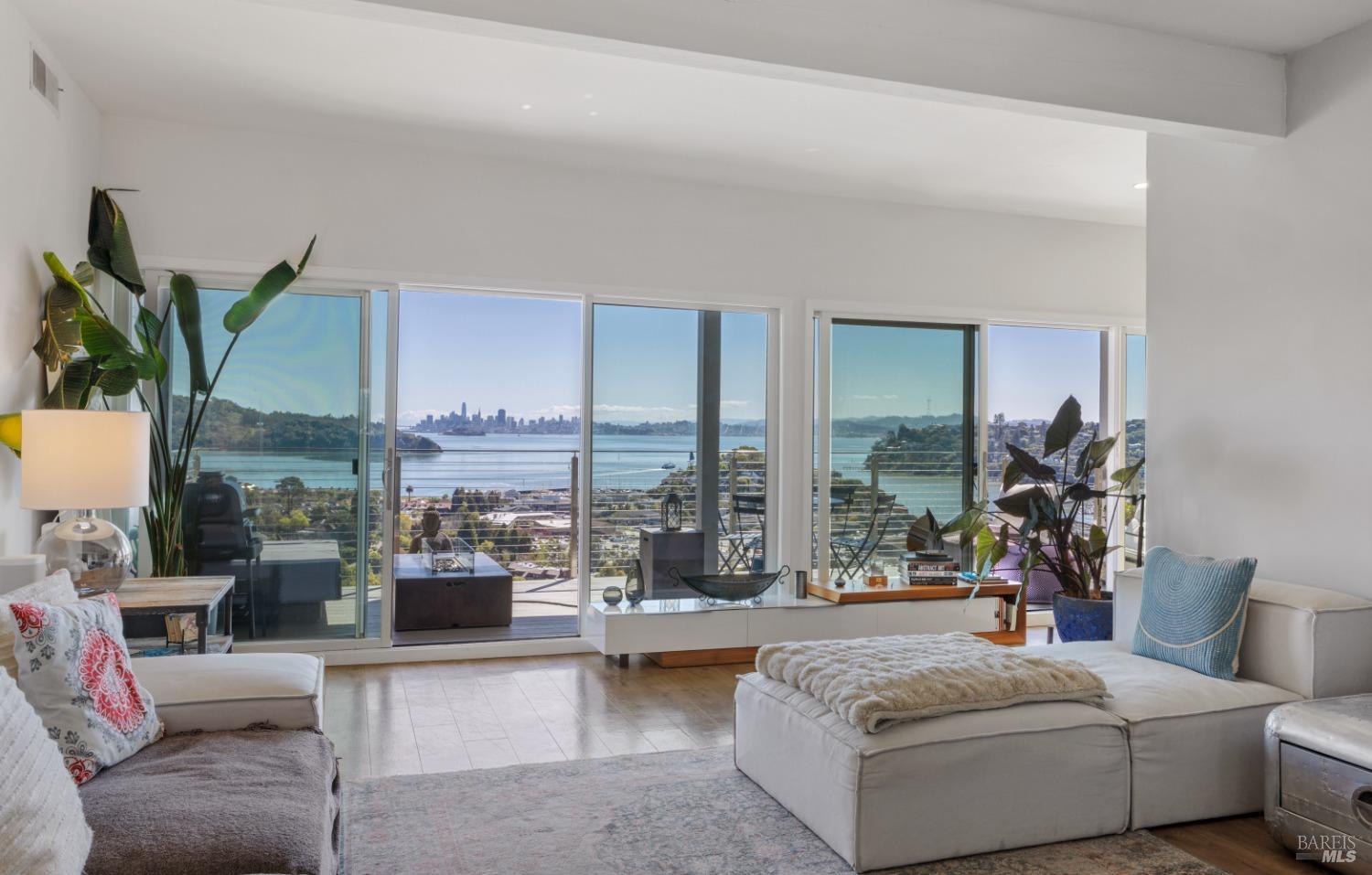 Detail Gallery Image 8 of 33 For Address Is Not Disclosed,  Tiburon,  CA 94920 - 2 Beds | 2 Baths