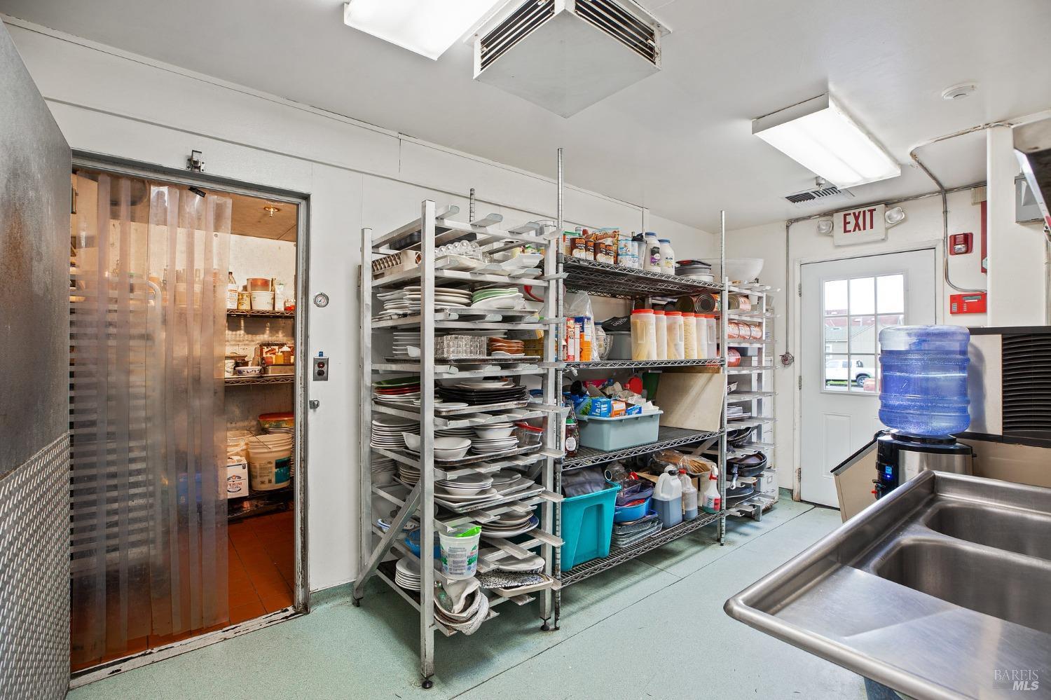 Detail Gallery Image 11 of 25 For 504 N Cloverdale Blvd,  Cloverdale,  CA 95425 - – Beds | – Baths