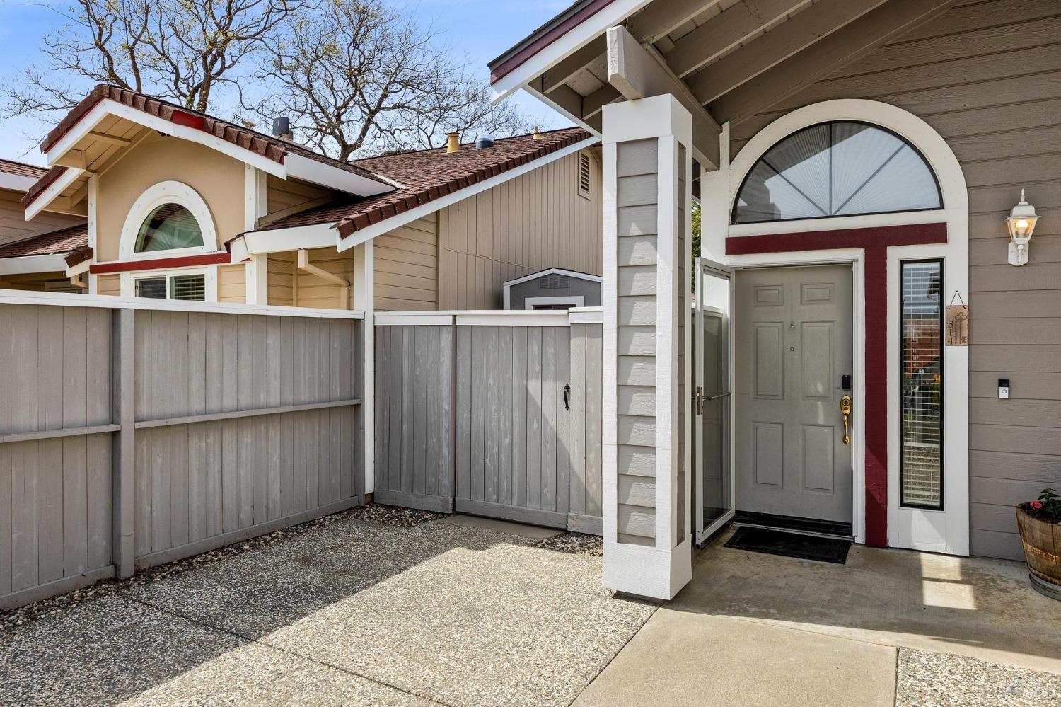 Detail Gallery Image 4 of 37 For 814 Morissette Way, Vacaville,  CA 95687 - 3 Beds | 2/1 Baths