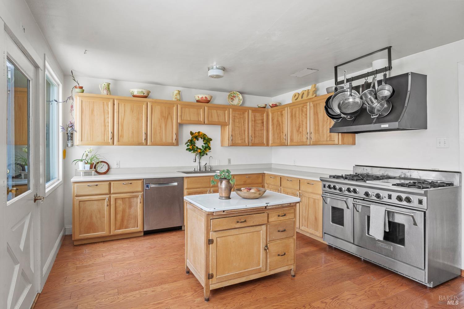 Detail Gallery Image 7 of 35 For 555 Hazel Ave, Ukiah,  CA 95482 - 4 Beds | 3 Baths
