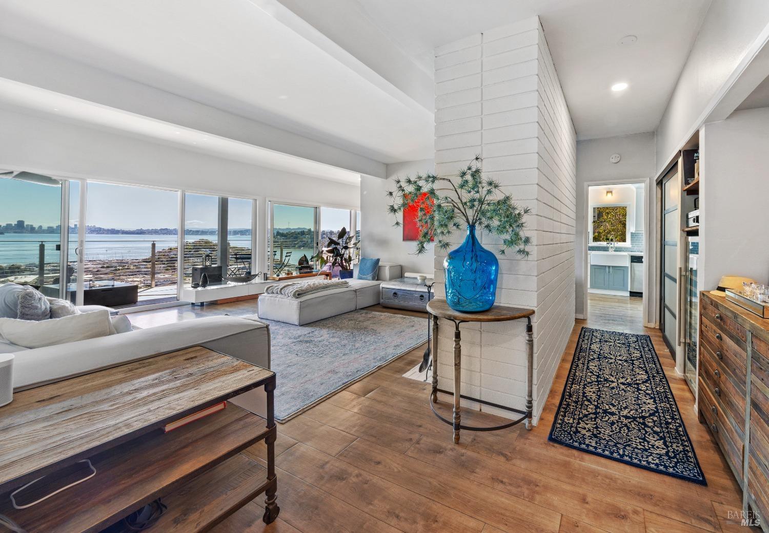Detail Gallery Image 5 of 33 For Address Is Not Disclosed,  Tiburon,  CA 94920 - 2 Beds | 2 Baths
