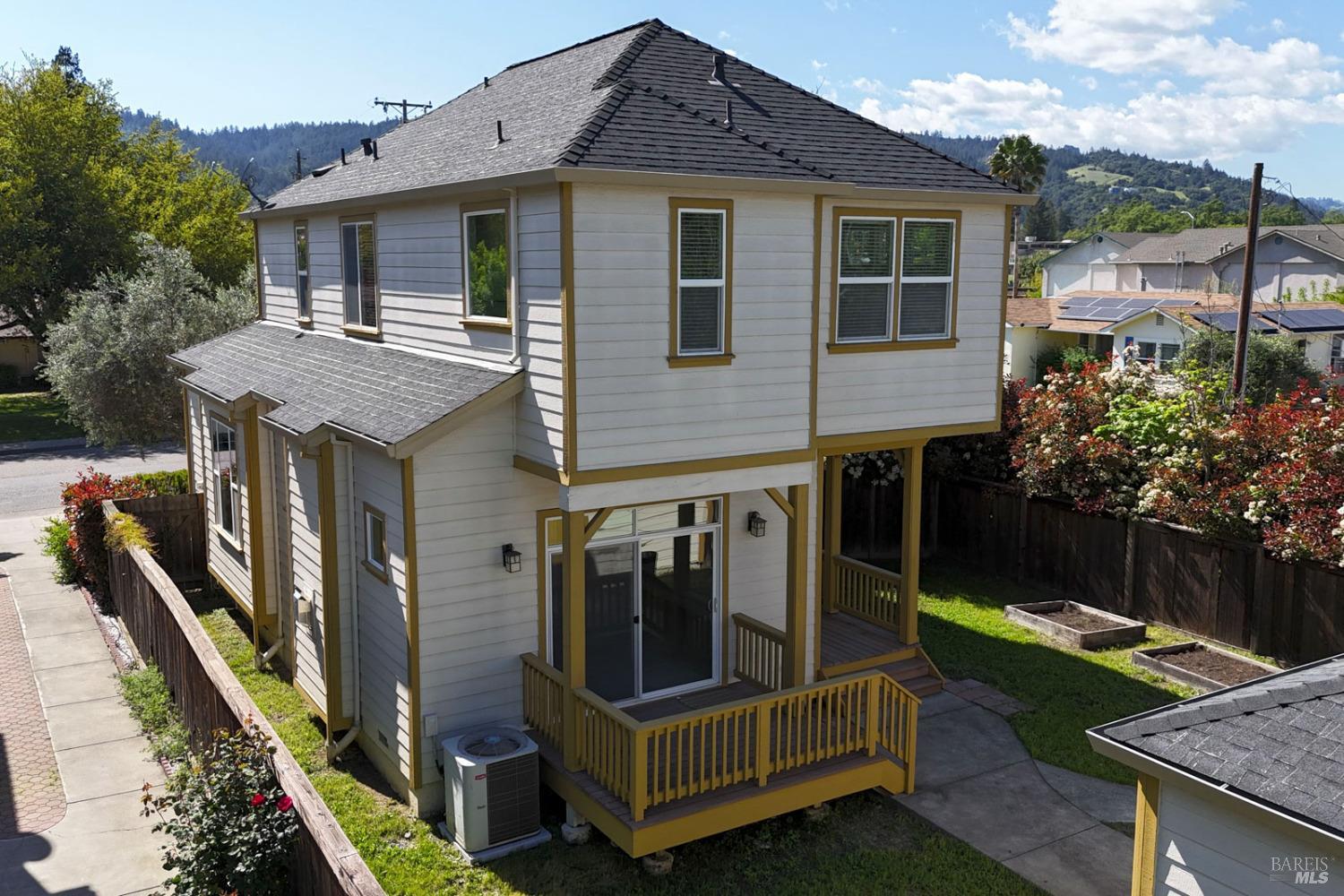 Detail Gallery Image 7 of 49 For 5 Clark Ave, Cloverdale,  CA 95425 - 3 Beds | 2/1 Baths