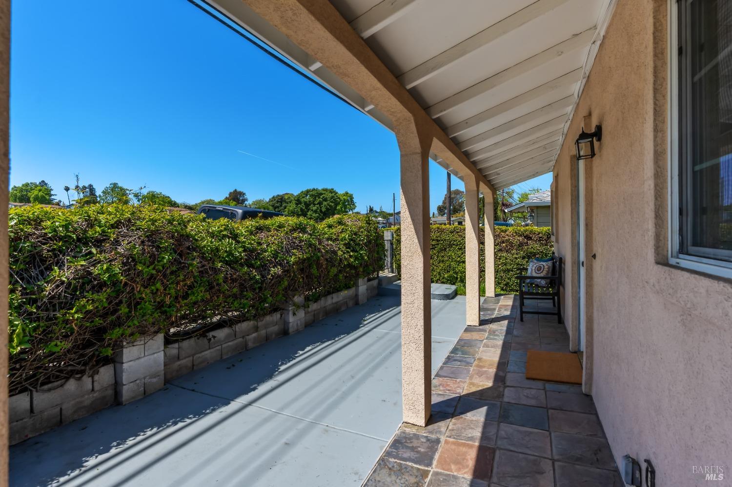 Detail Gallery Image 4 of 45 For 2208 Sacramento St, Vallejo,  CA 94590 - 4 Beds | 2 Baths