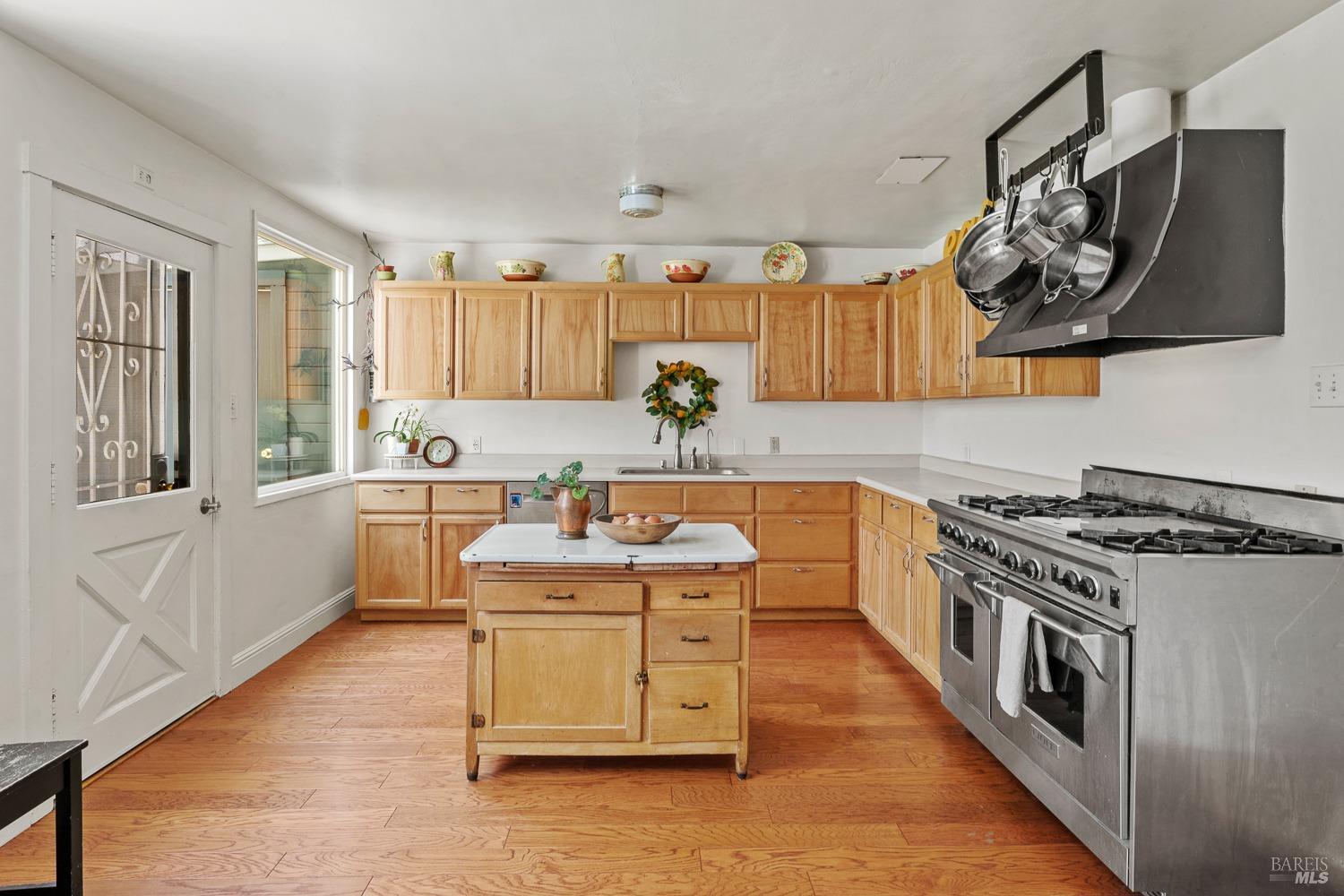 Detail Gallery Image 8 of 35 For 555 Hazel Ave, Ukiah,  CA 95482 - 4 Beds | 3 Baths