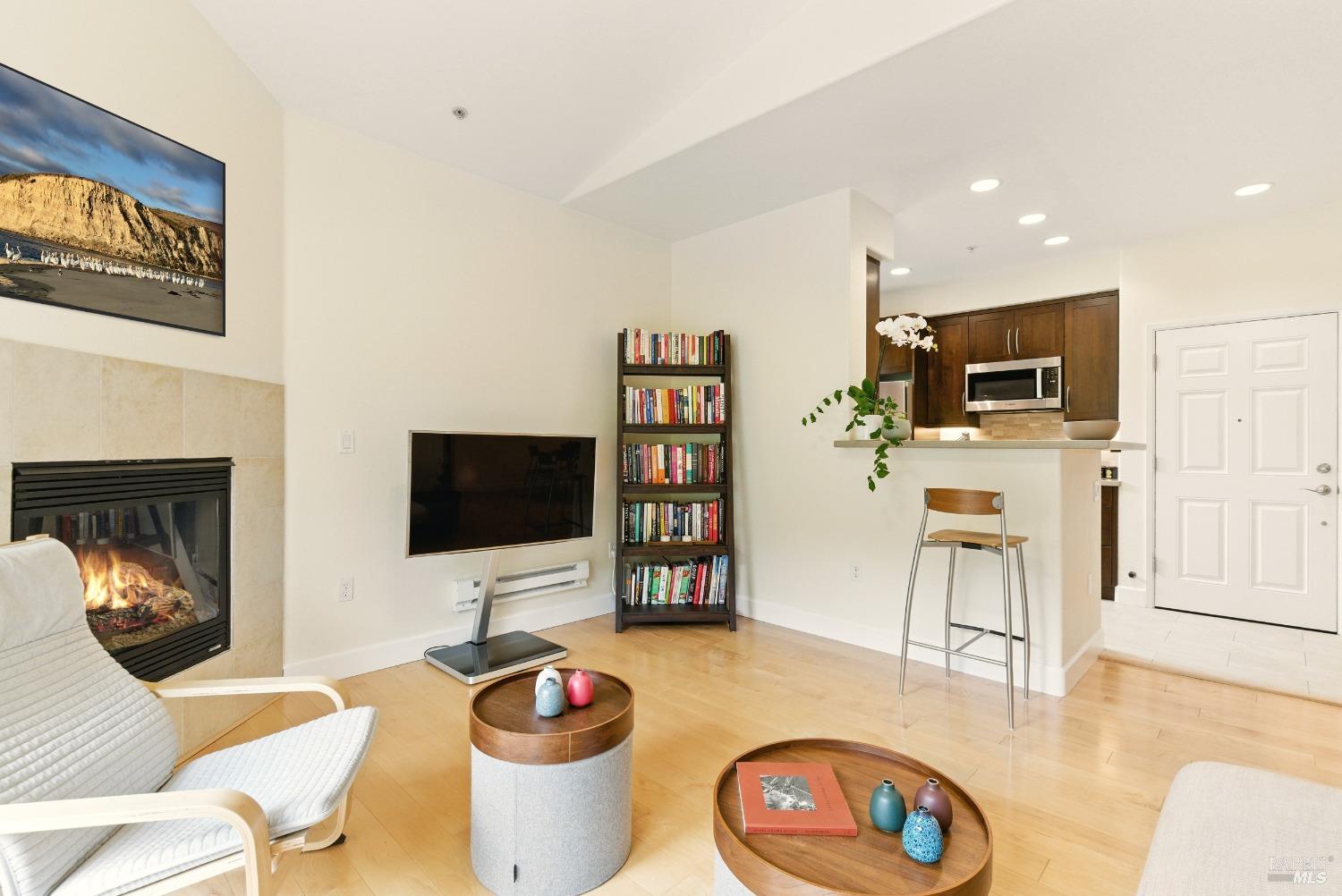 Detail Gallery Image 5 of 39 For 401 North Ave #310,  San Rafael,  CA 94903 - 1 Beds | 1 Baths