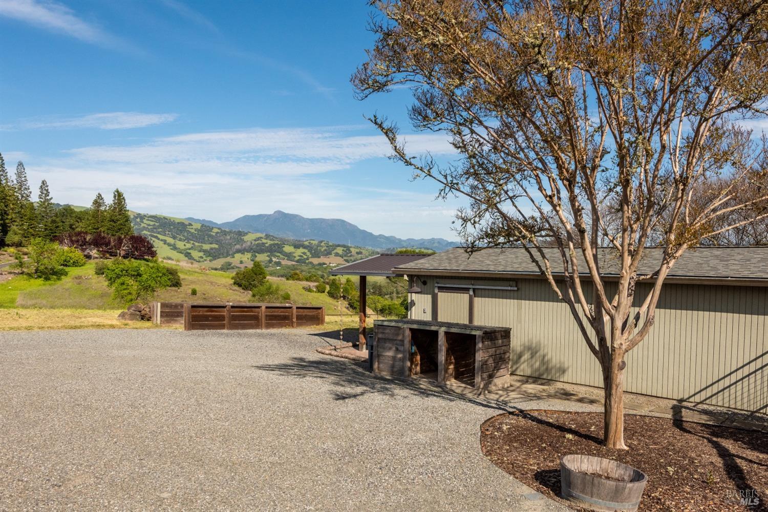 Detail Gallery Image 83 of 96 For 4030 Old Barn Rd, Healdsburg,  CA 95448 - 4 Beds | 5/1 Baths