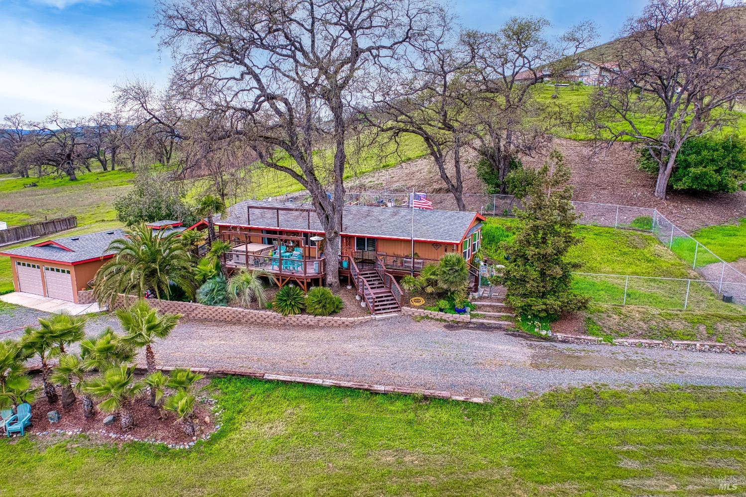 Detail Gallery Image 4 of 52 For 3699 Lakeshore Blvd, Lakeport,  CA 95453 - 3 Beds | 2 Baths