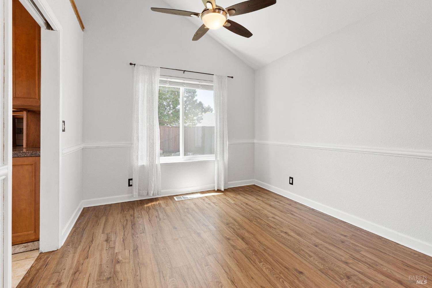 Detail Gallery Image 9 of 42 For 728 Monte Carlo Dr, Suisun City,  CA 94585 - 4 Beds | 3 Baths