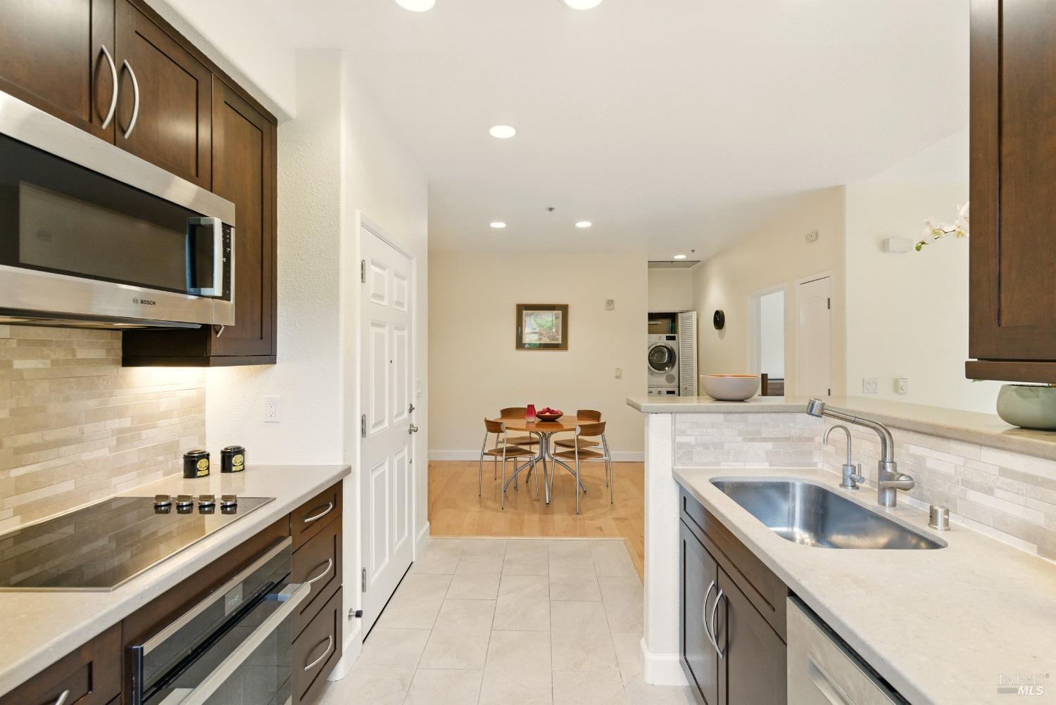 Detail Gallery Image 10 of 39 For 401 North Ave #310,  San Rafael,  CA 94903 - 1 Beds | 1 Baths