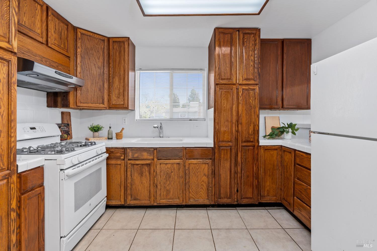 Detail Gallery Image 16 of 45 For 2208 Sacramento St, Vallejo,  CA 94590 - 4 Beds | 2 Baths