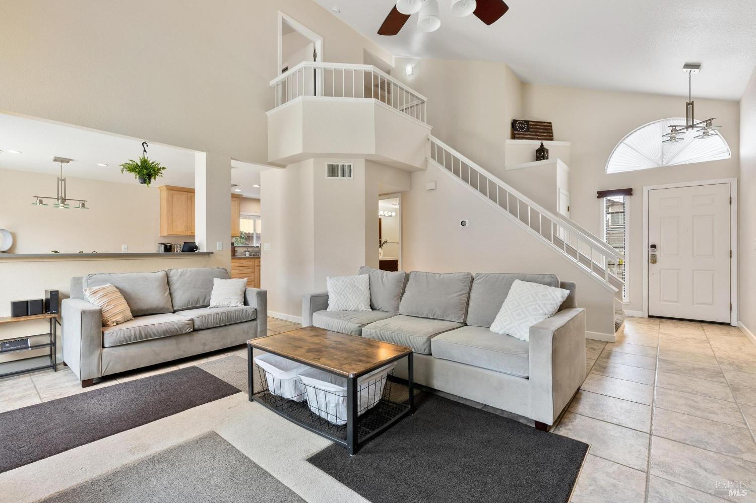 Detail Gallery Image 7 of 37 For 814 Morissette Way, Vacaville,  CA 95687 - 3 Beds | 2/1 Baths